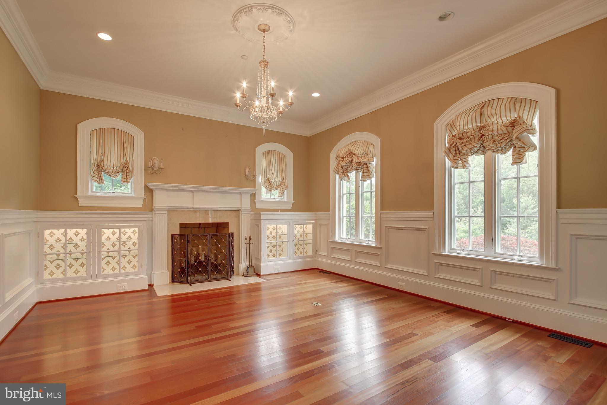 DARNESTOWN OUTSIDE - Residential