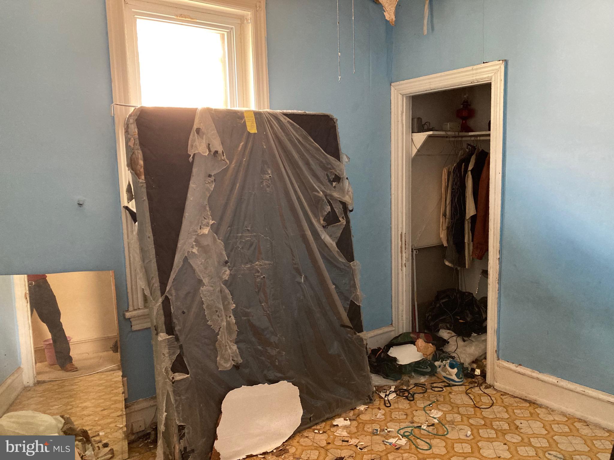 POINT BREEZE - Residential