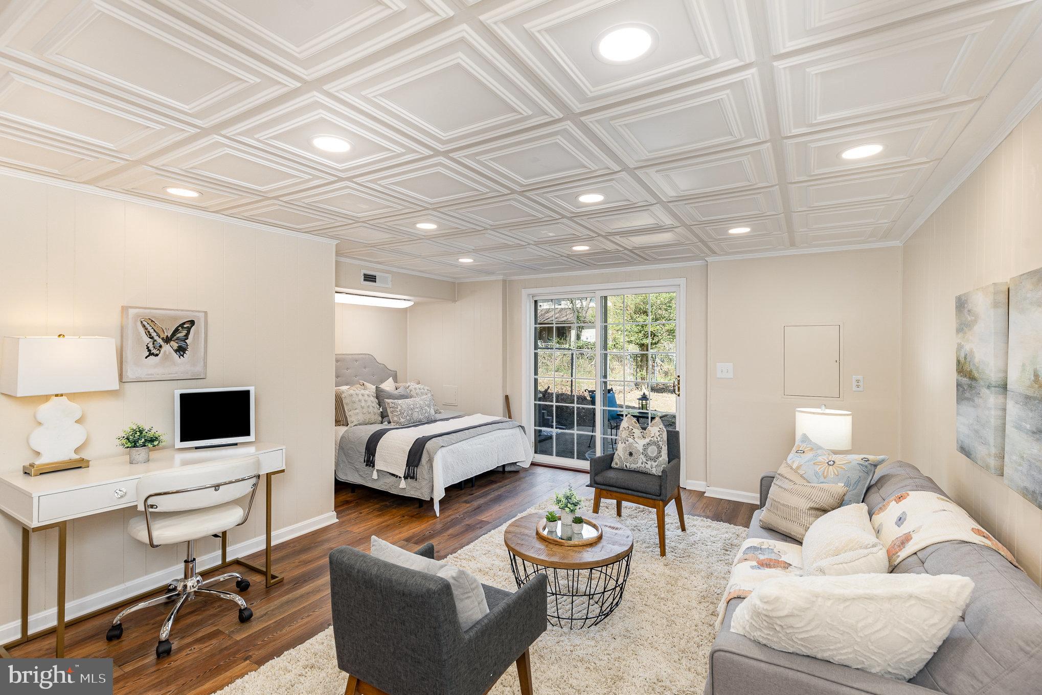 OLDE GREENWICH - Residential