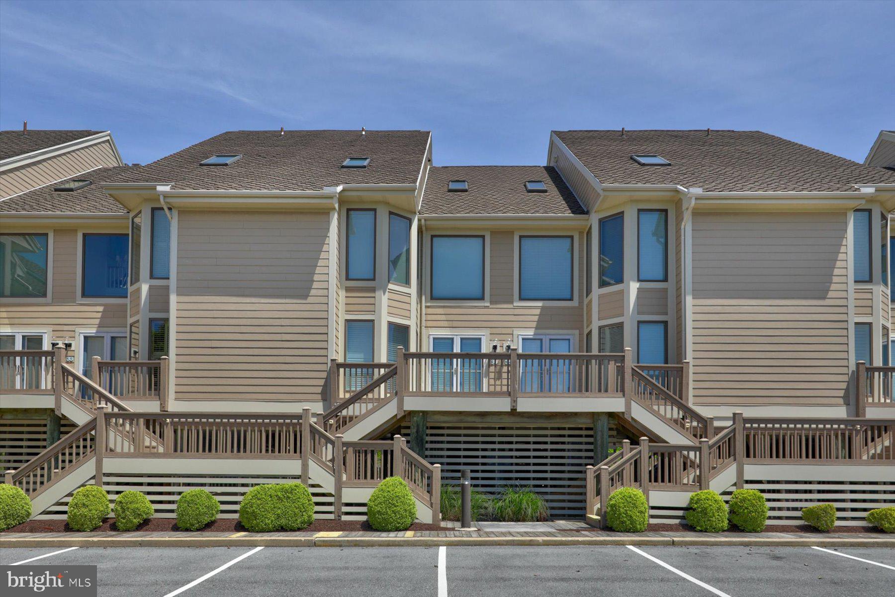 KINGS GRANT - Residential