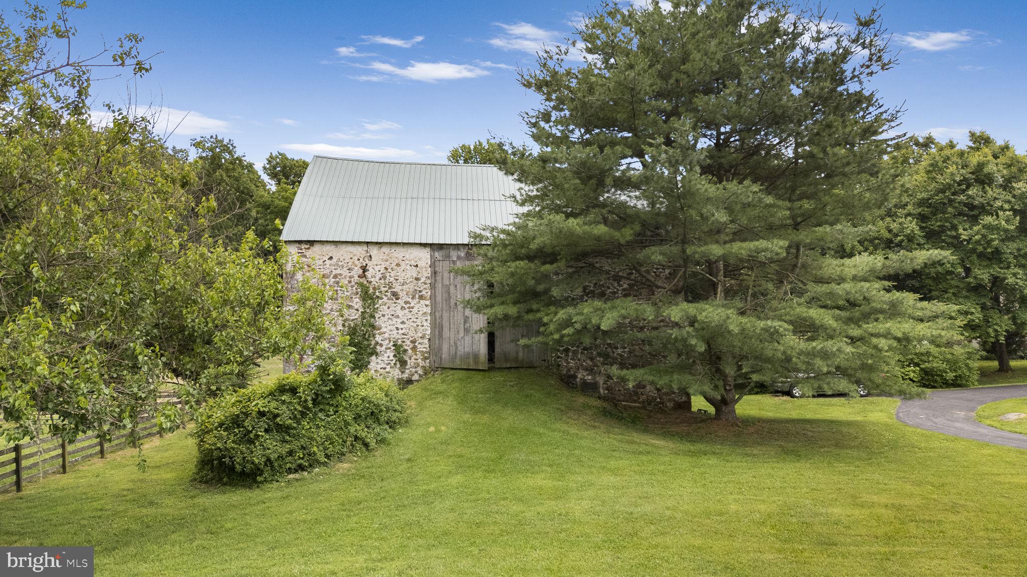 BASSETT HUNT - Residential