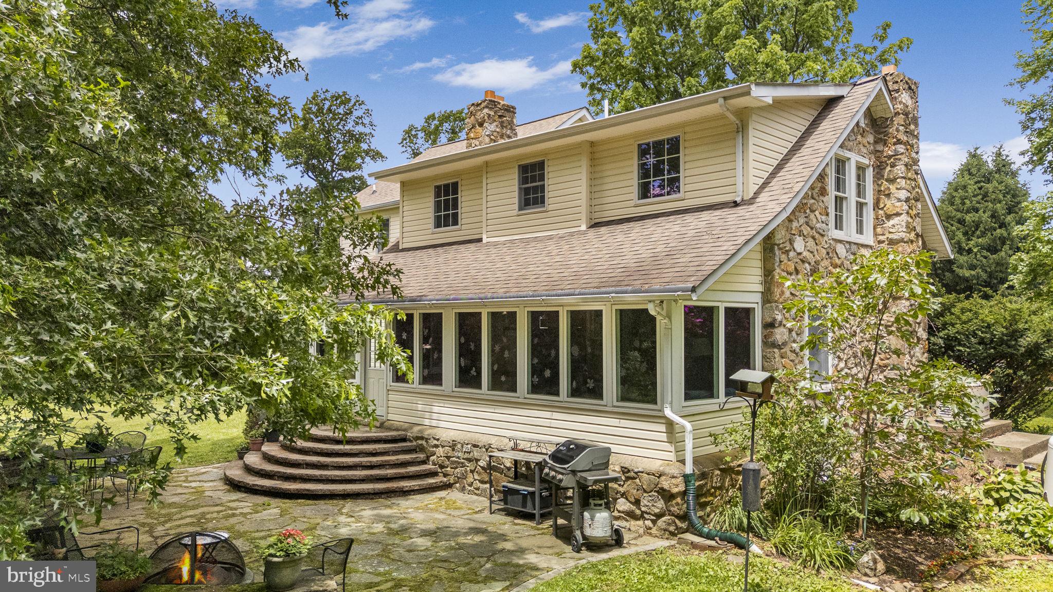 BASSETT HUNT - Residential