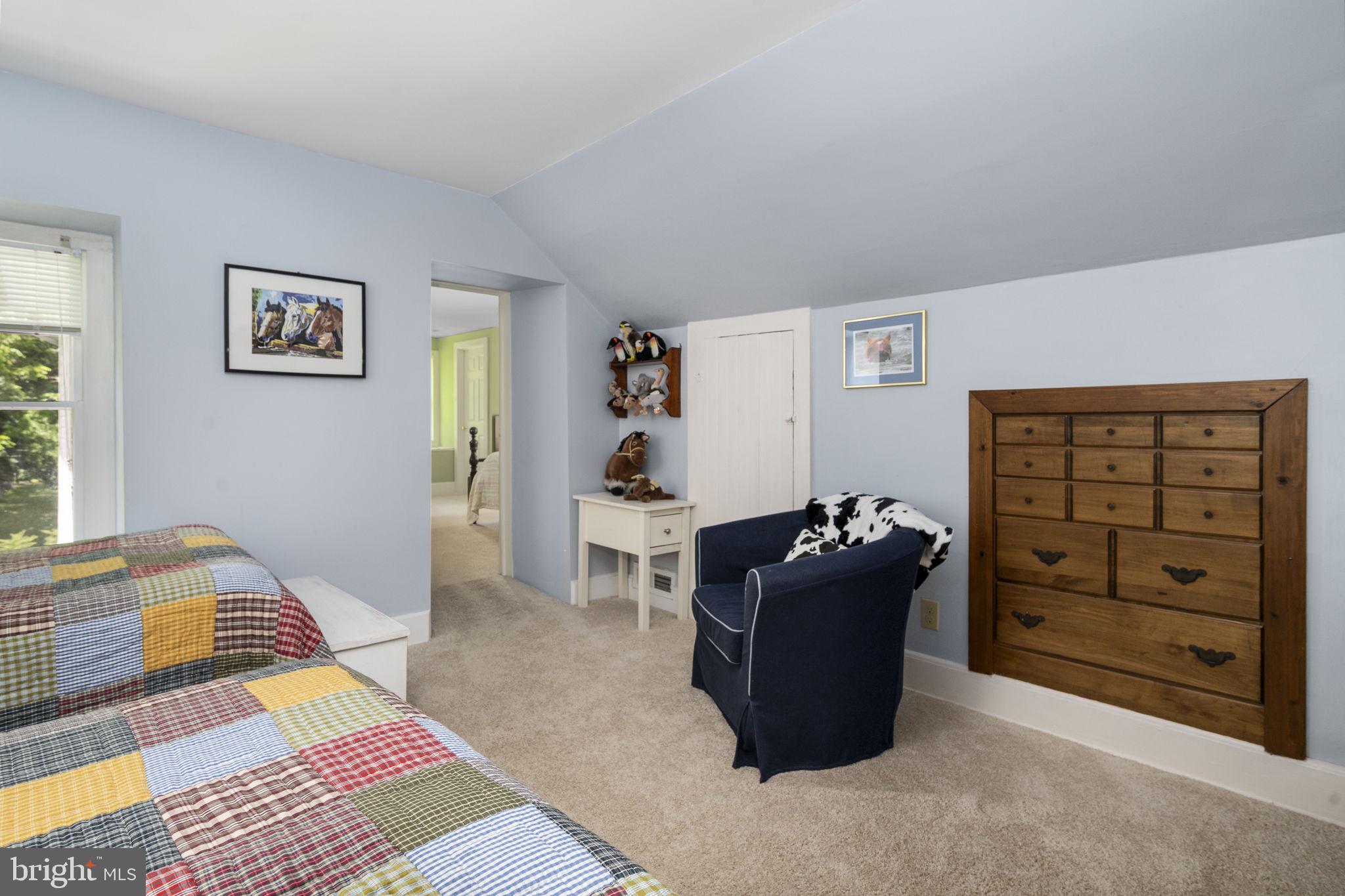 BASSETT HUNT - Residential