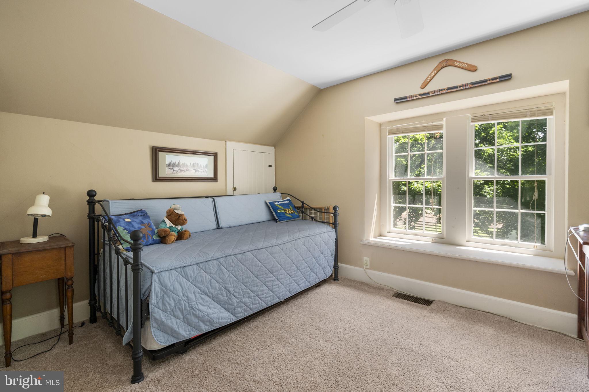 BASSETT HUNT - Residential