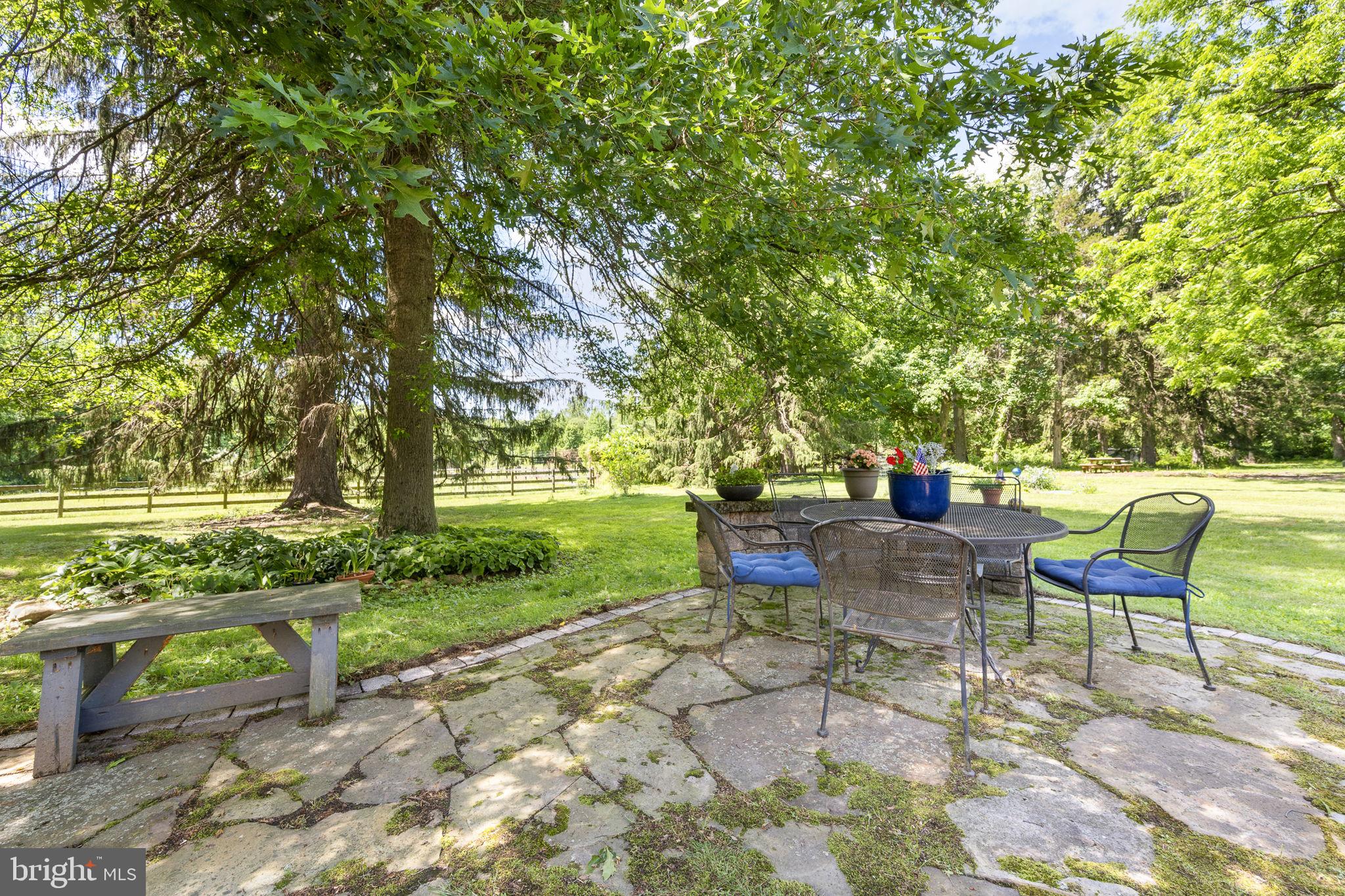 BASSETT HUNT - Residential