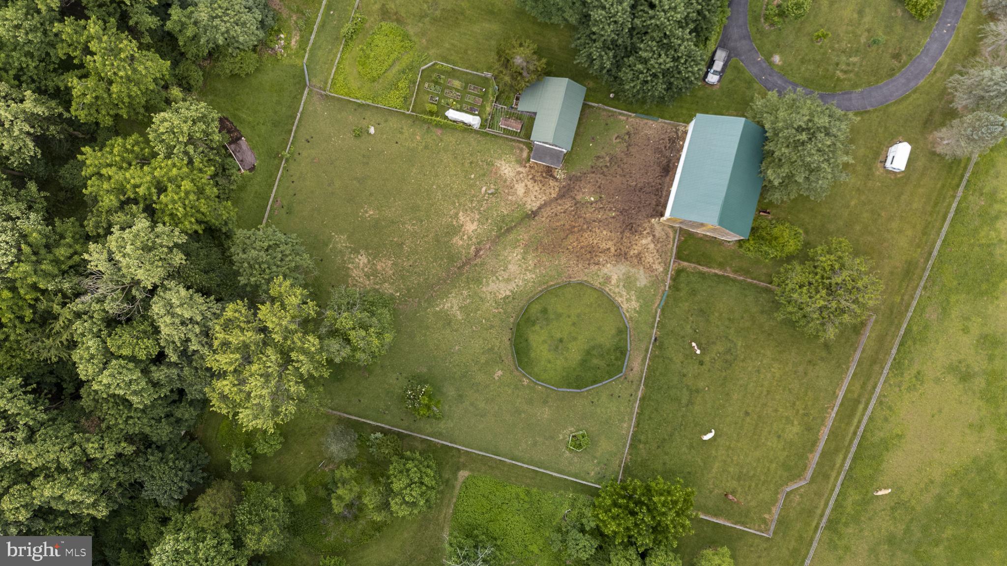 BASSETT HUNT - Residential