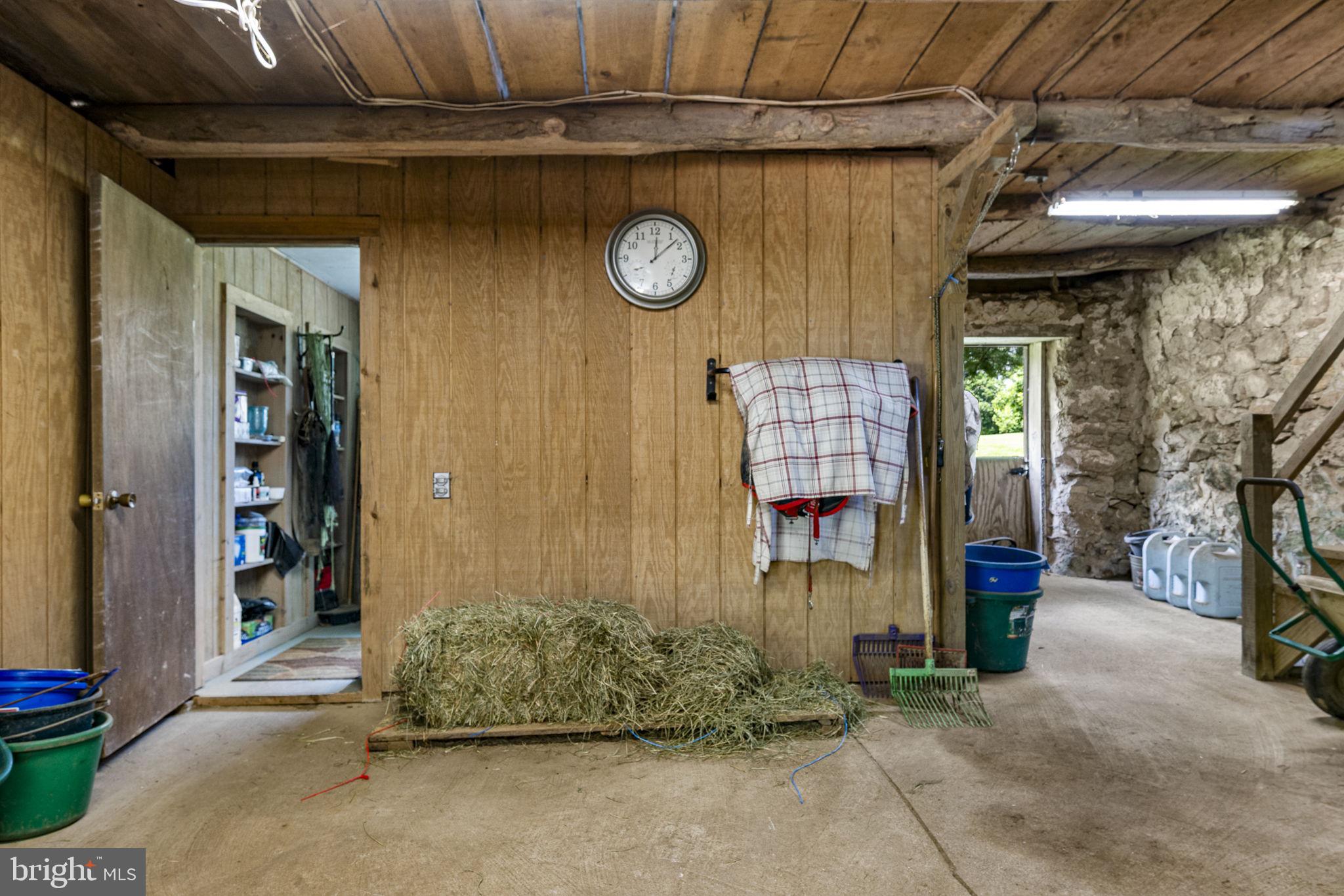 BASSETT HUNT - Residential