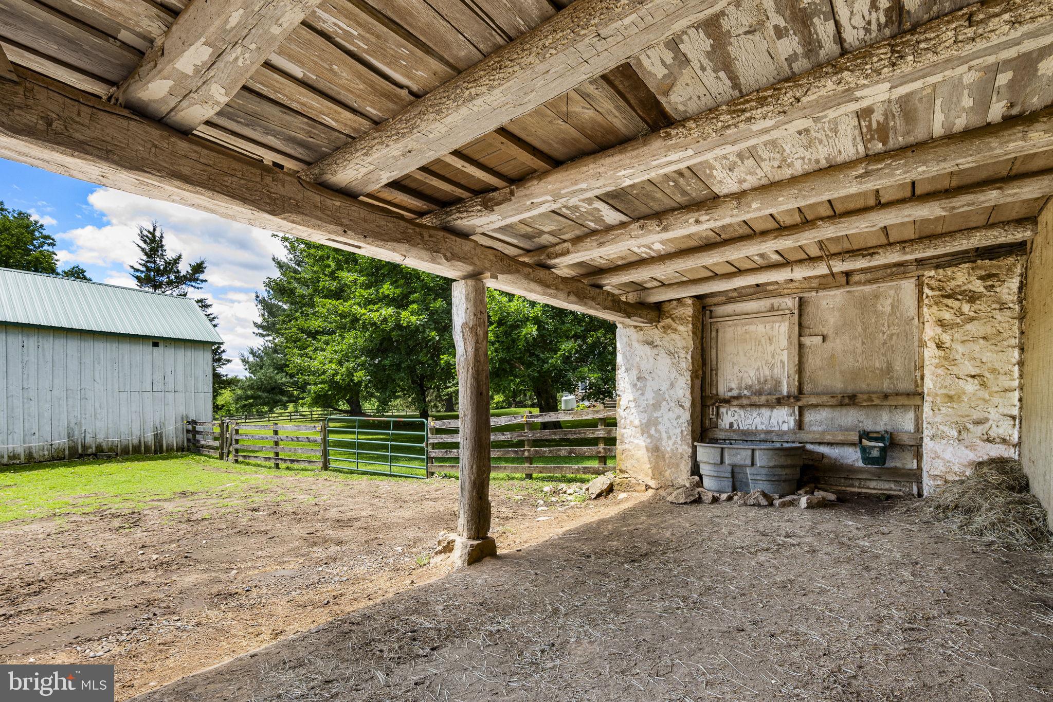 BASSETT HUNT - Residential