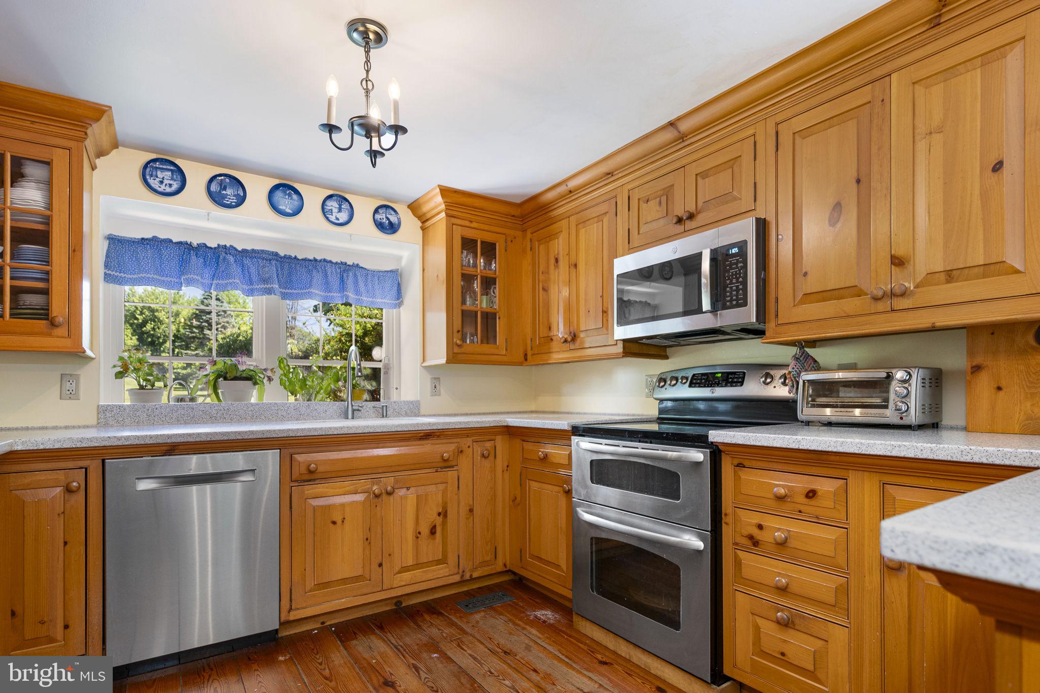 BASSETT HUNT - Residential