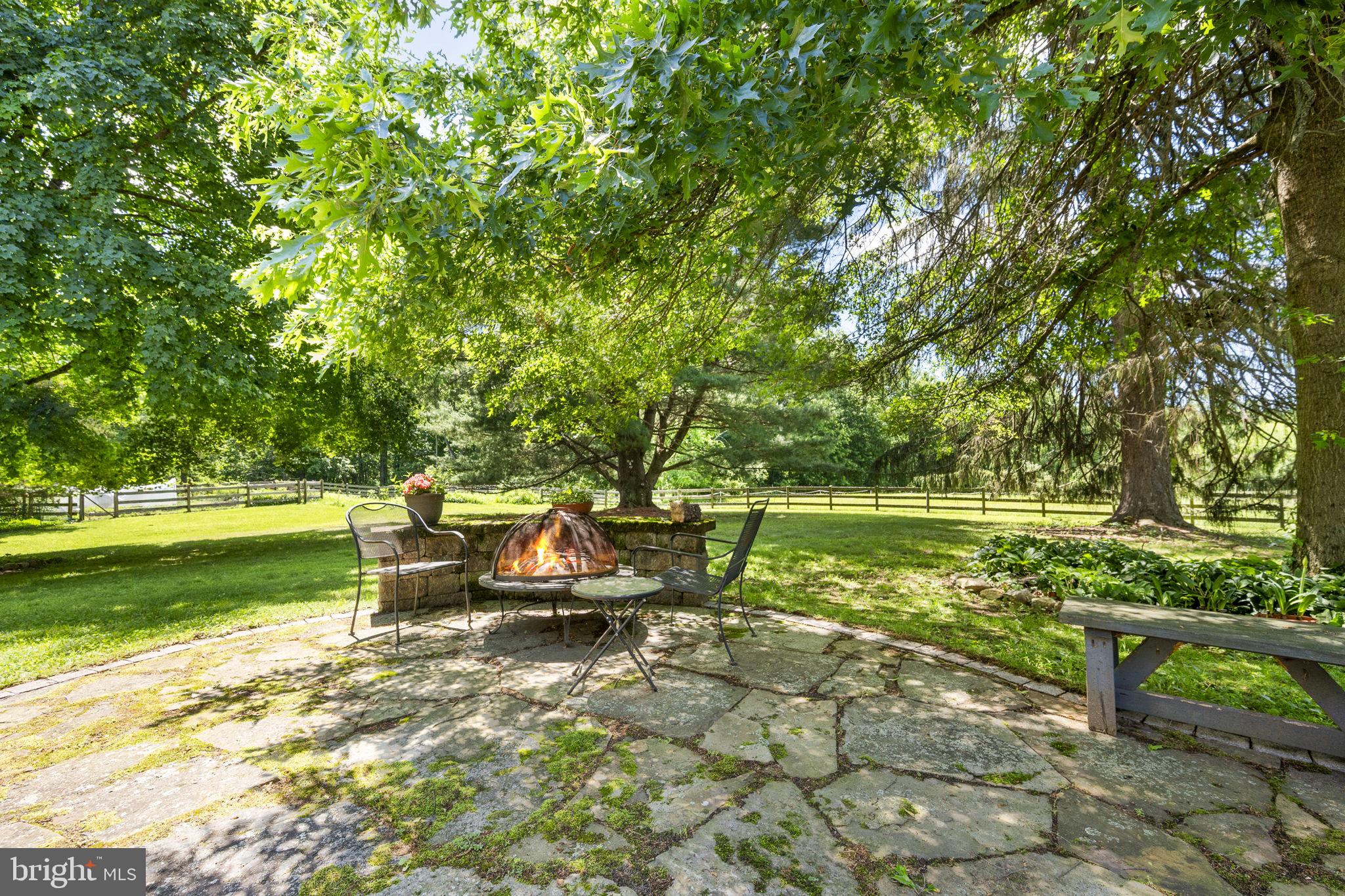 BASSETT HUNT - Residential