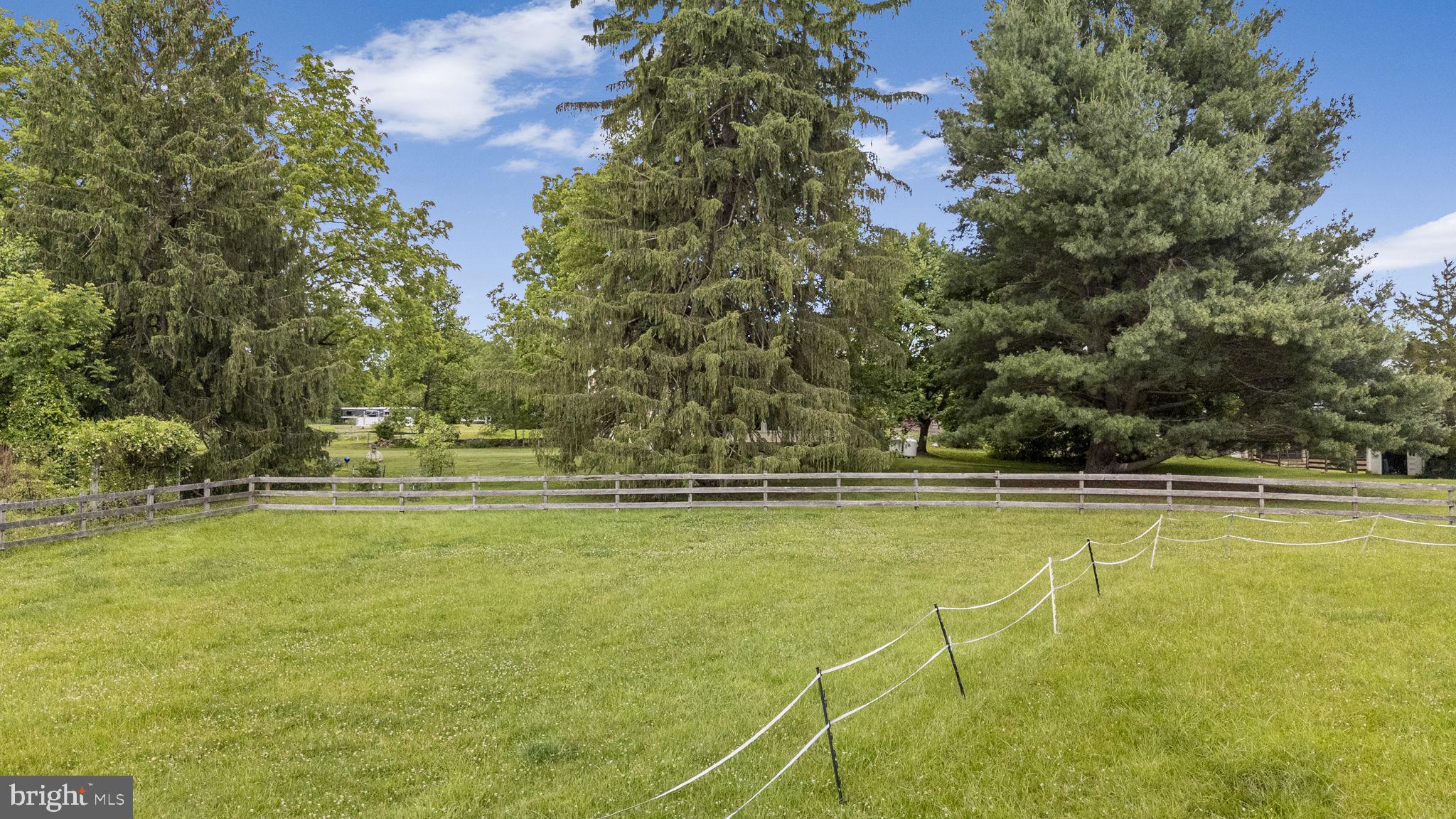 BASSETT HUNT - Residential