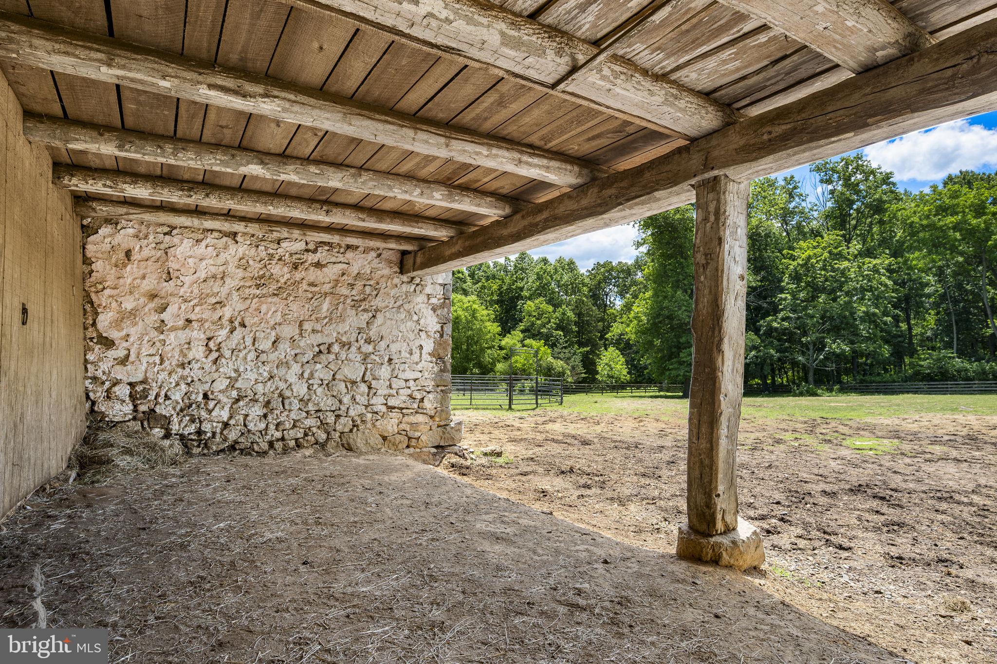BASSETT HUNT - Residential