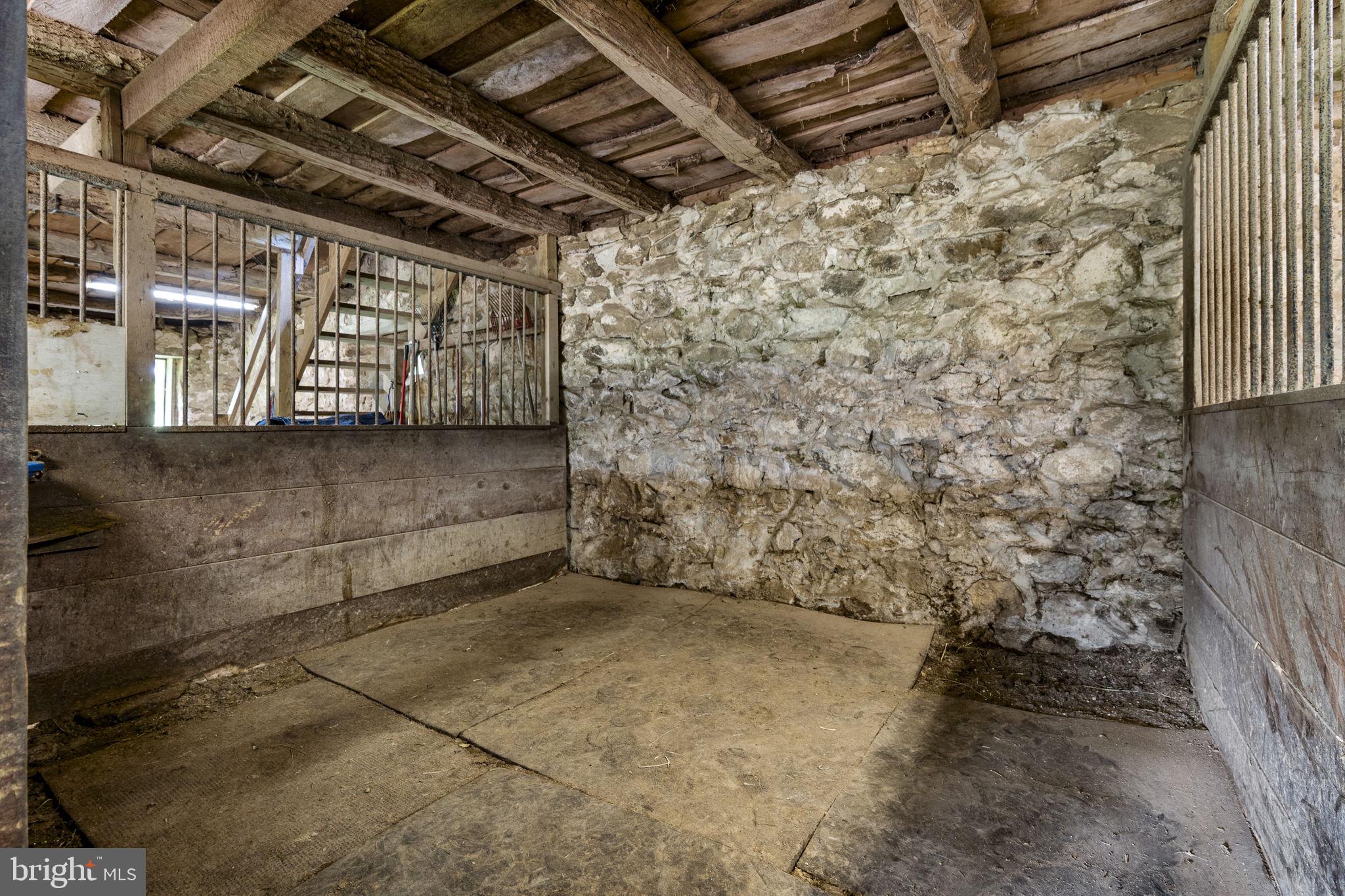 BASSETT HUNT - Residential