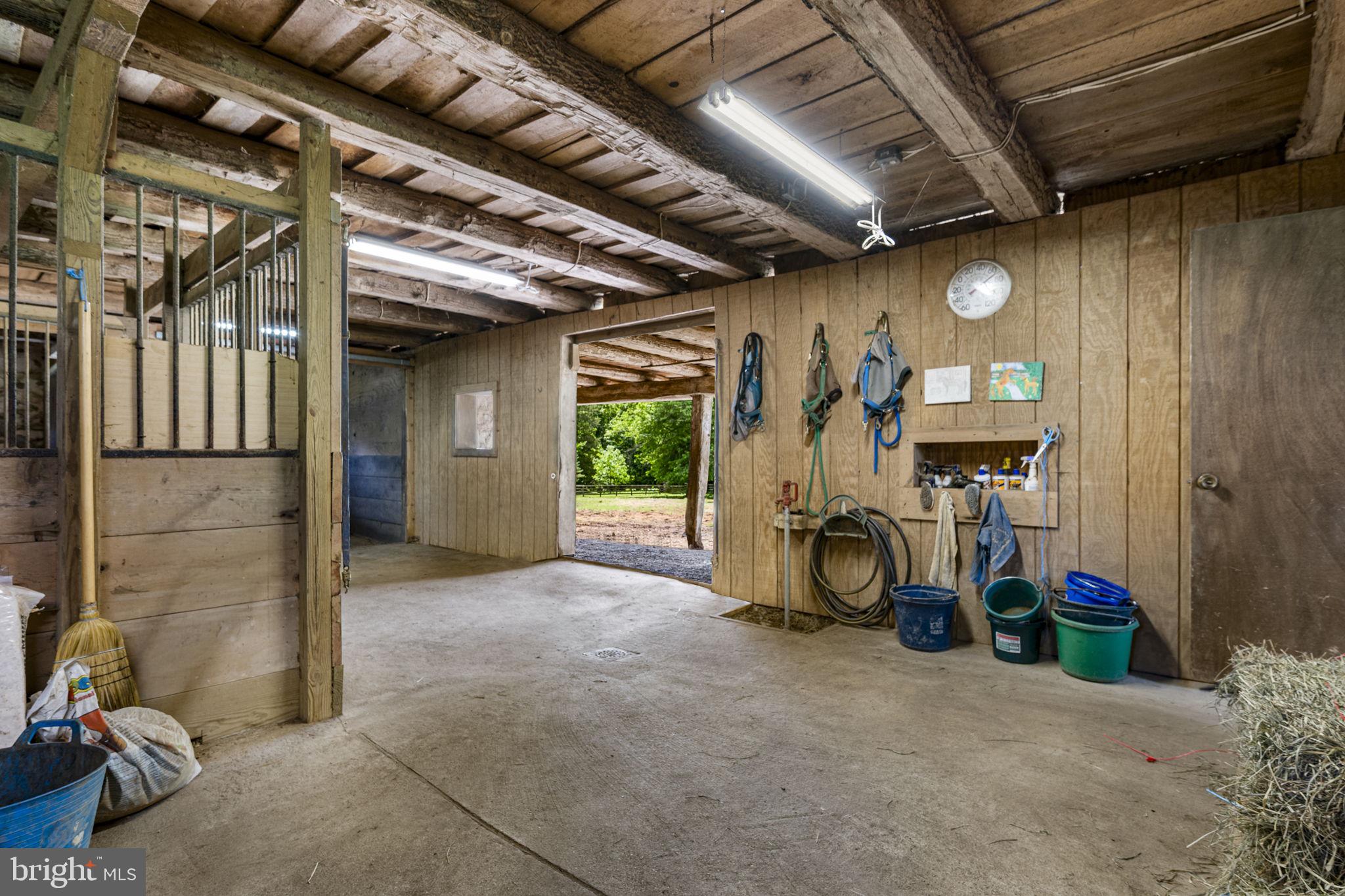 BASSETT HUNT - Residential