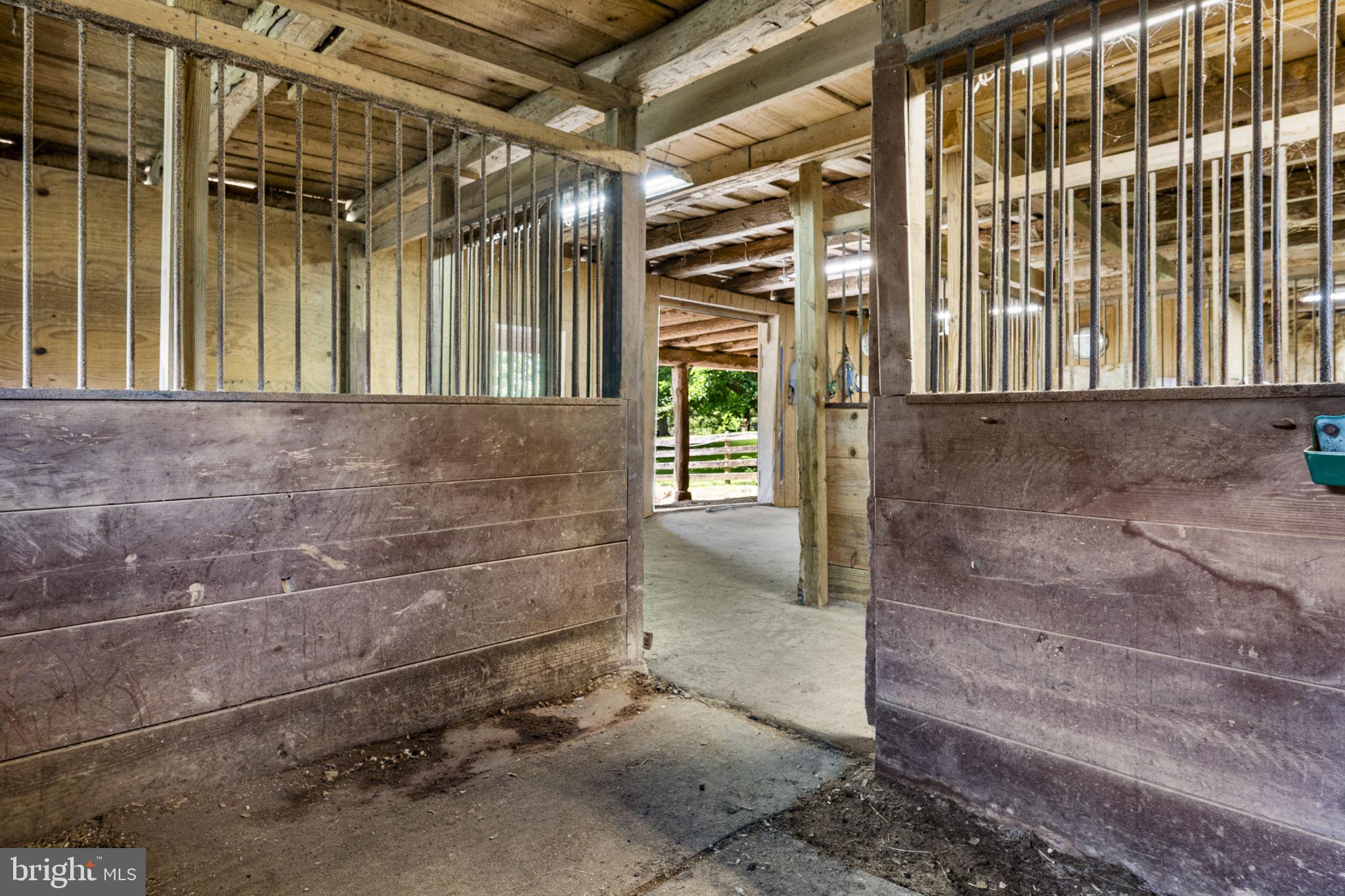 BASSETT HUNT - Residential