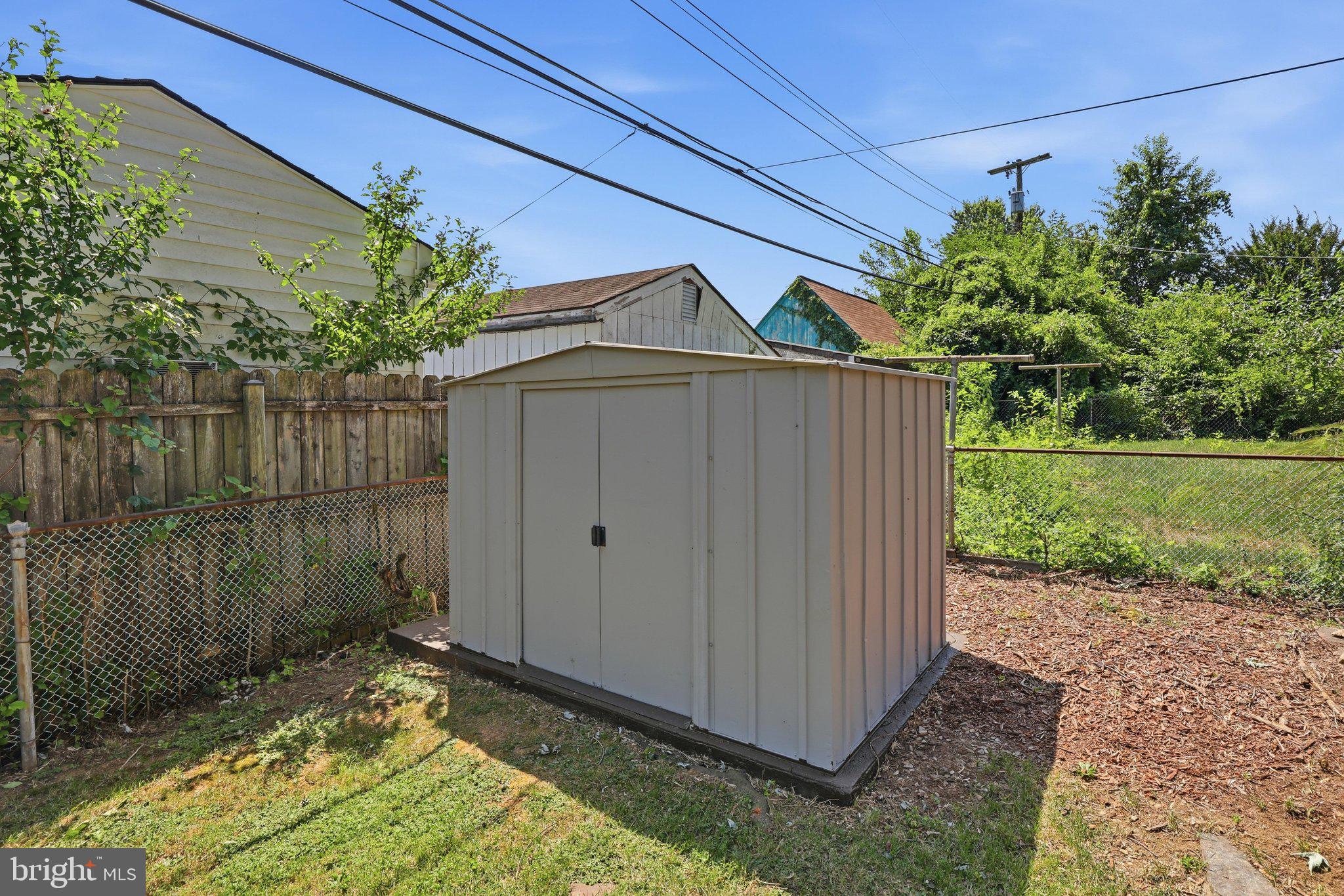 ELMWOOD - Residential