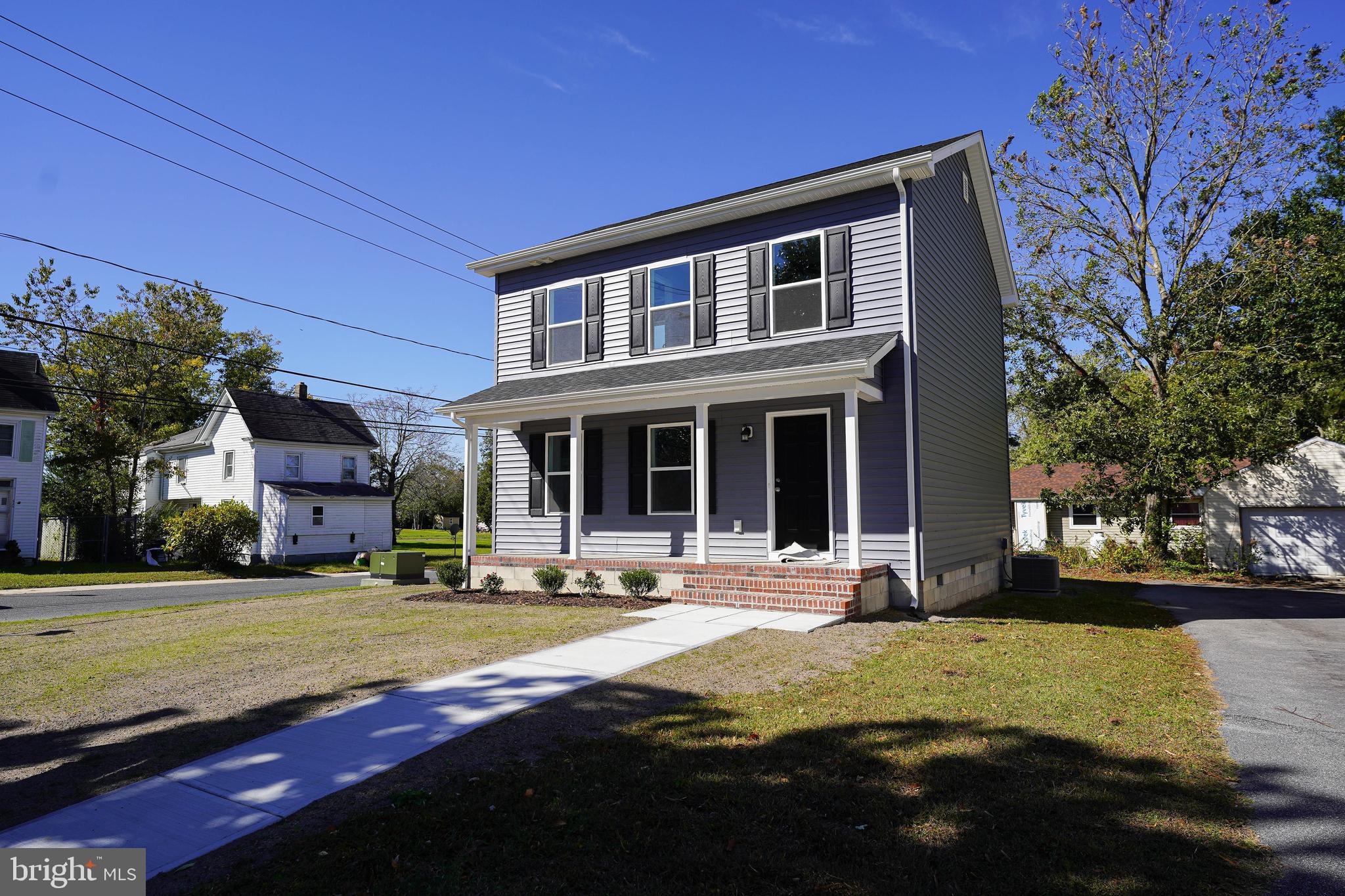 NEWTOWNE SQUARE - Residential