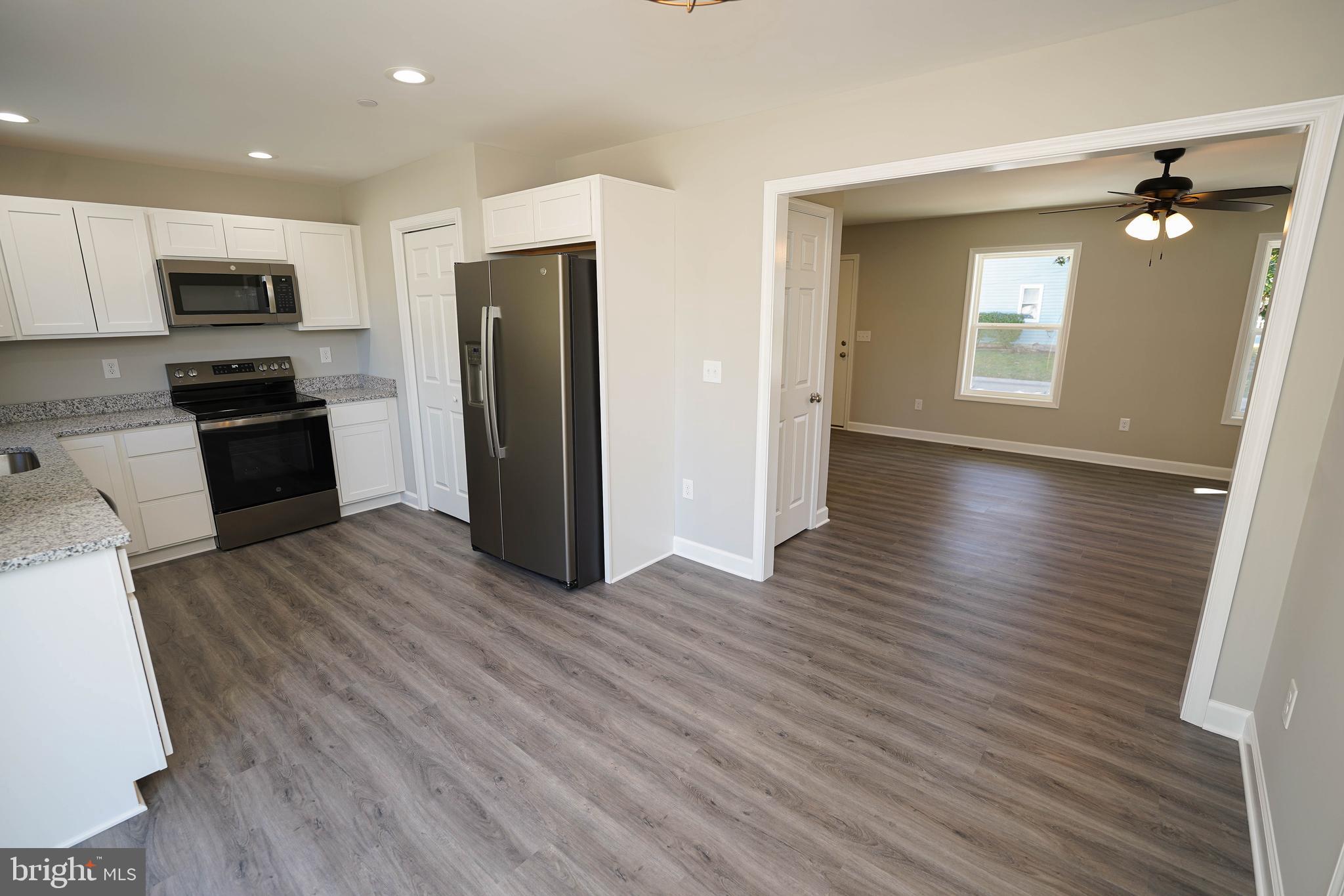 NEWTOWNE SQUARE - Residential
