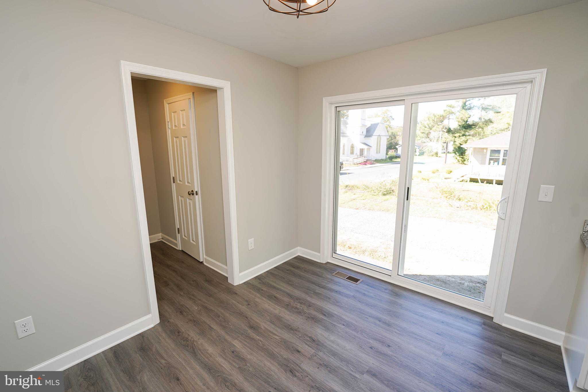 NEWTOWNE SQUARE - Residential