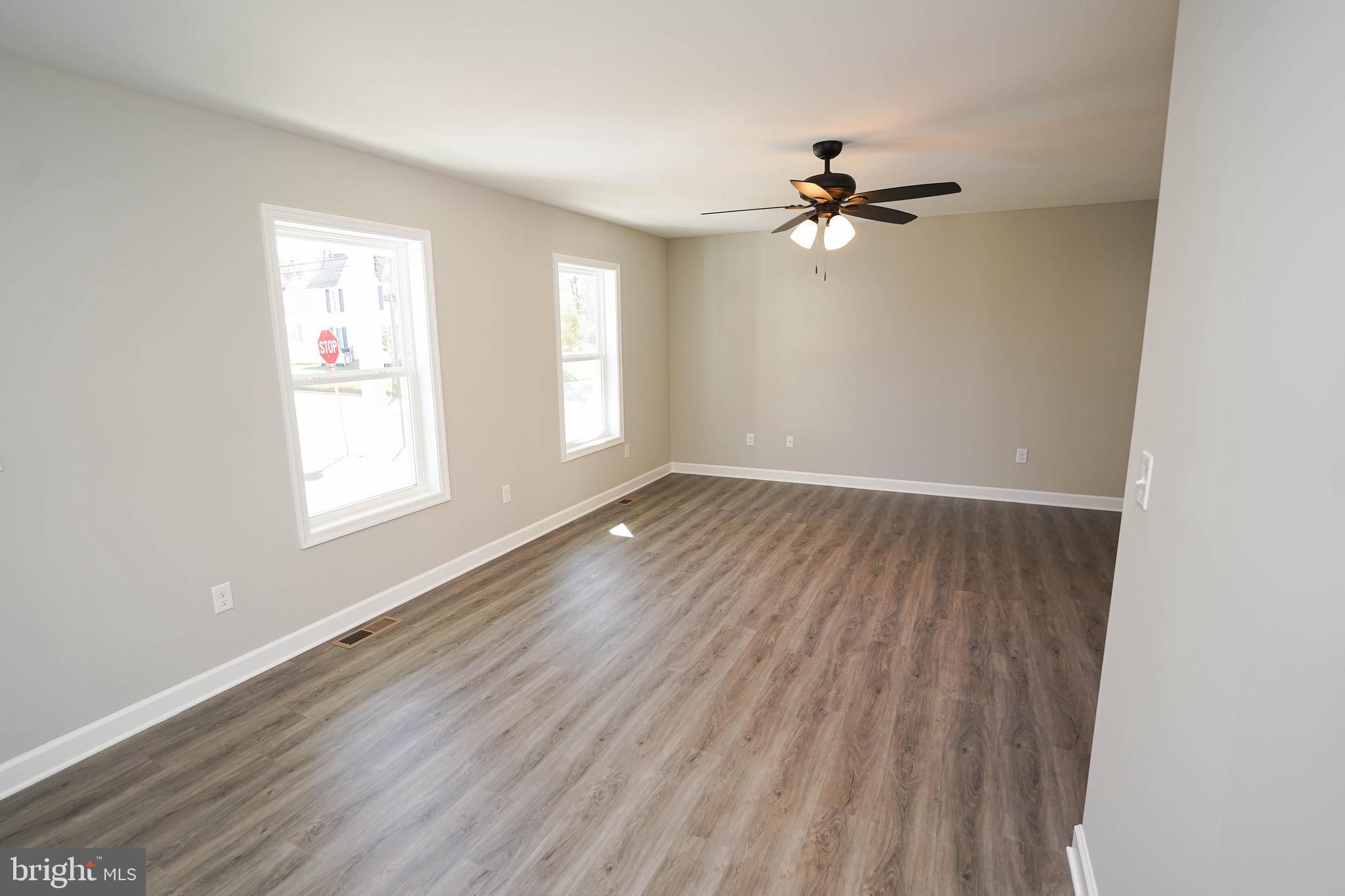 NEWTOWNE SQUARE - Residential