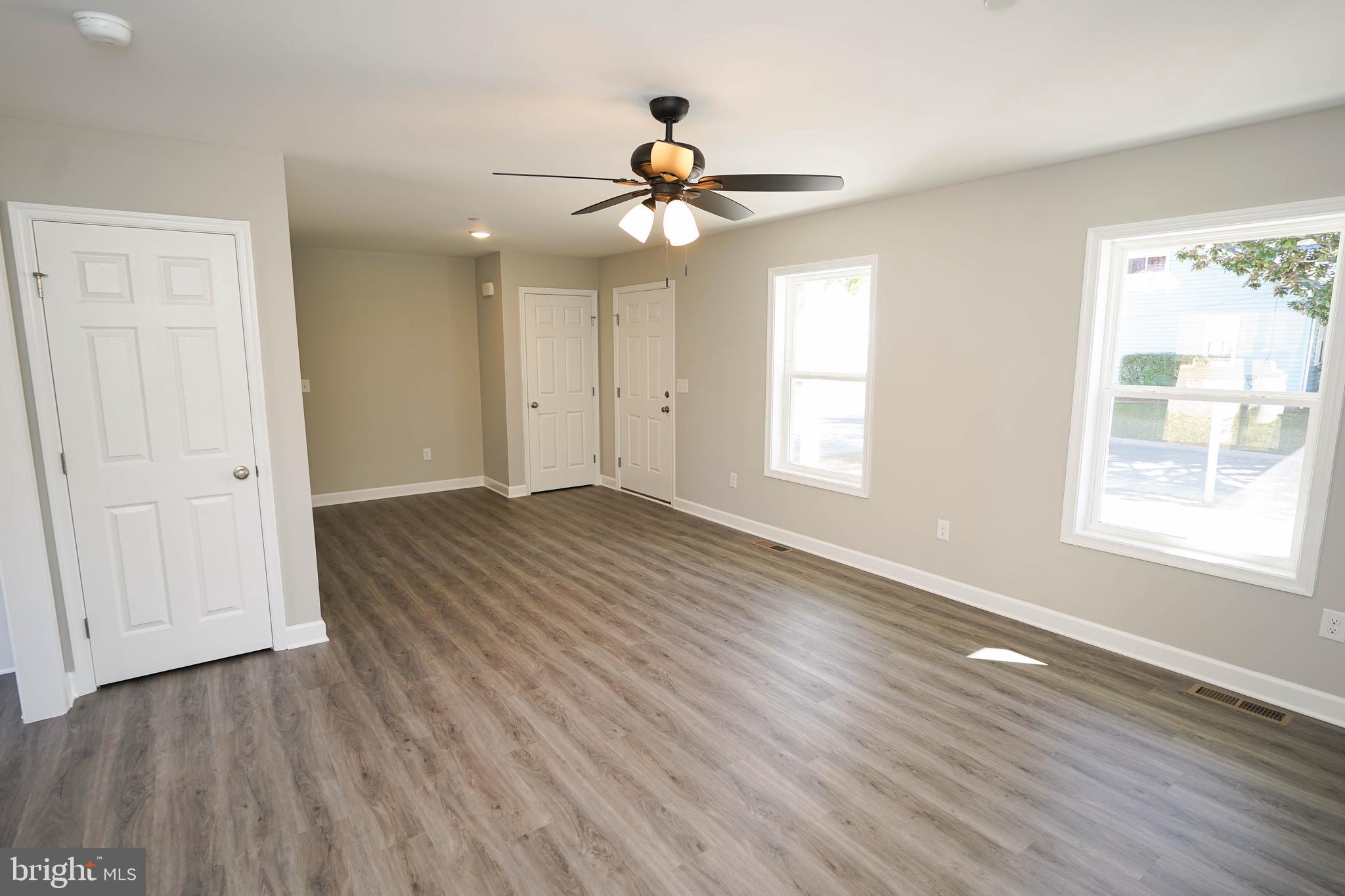 NEWTOWNE SQUARE - Residential