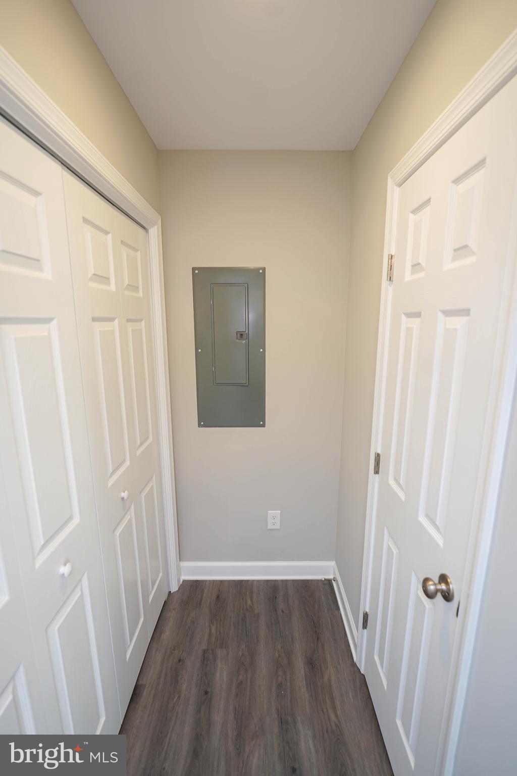 NEWTOWNE SQUARE - Residential