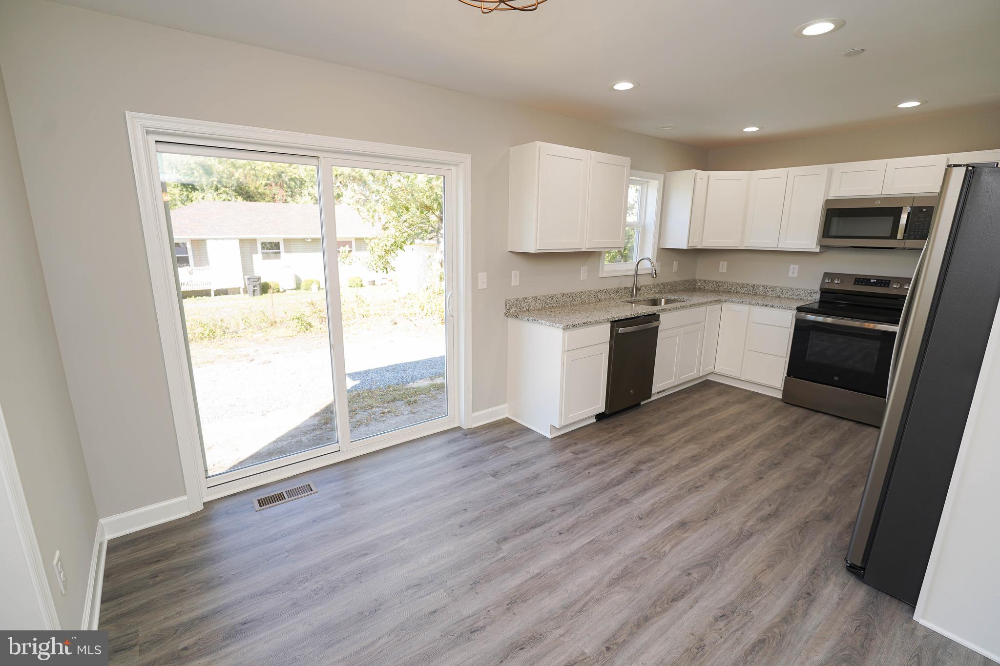 NEWTOWNE SQUARE - Residential