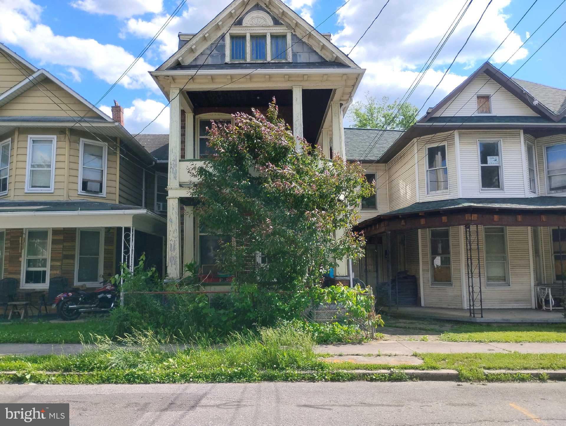ONLINE AUCTION: This auction takes place on the Ashland Auction Group website bidding platform. Bidding begins 6/10/2026, 10:00 AM. Bidding ends 6/12/2026, 11:40 AM. The list price is the suggested opening bid. Deposit: $5,000.

This two-story detached house is located in Cumberland, MD within Allegany County. Residents can enjoy the nearby attractions and facilities such as the Greenway Avenue Stadium, UPMC Johnson Heights Medical Building, and Chesapeake and Ohio Canal National Historical Park. The property occupancy is unknown. Conveniently located just off Virginia Avenue (MD Route 51), this property offers quick access to major commuter routes including US 220 and I-68, providing easy connectivity throughout Cumberland and the surrounding region.