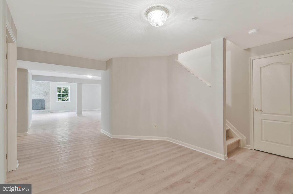 ROLLING HILLS ESTATES - Residential