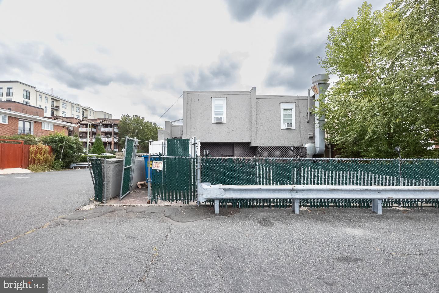 ARDMORE - Commercial Sale