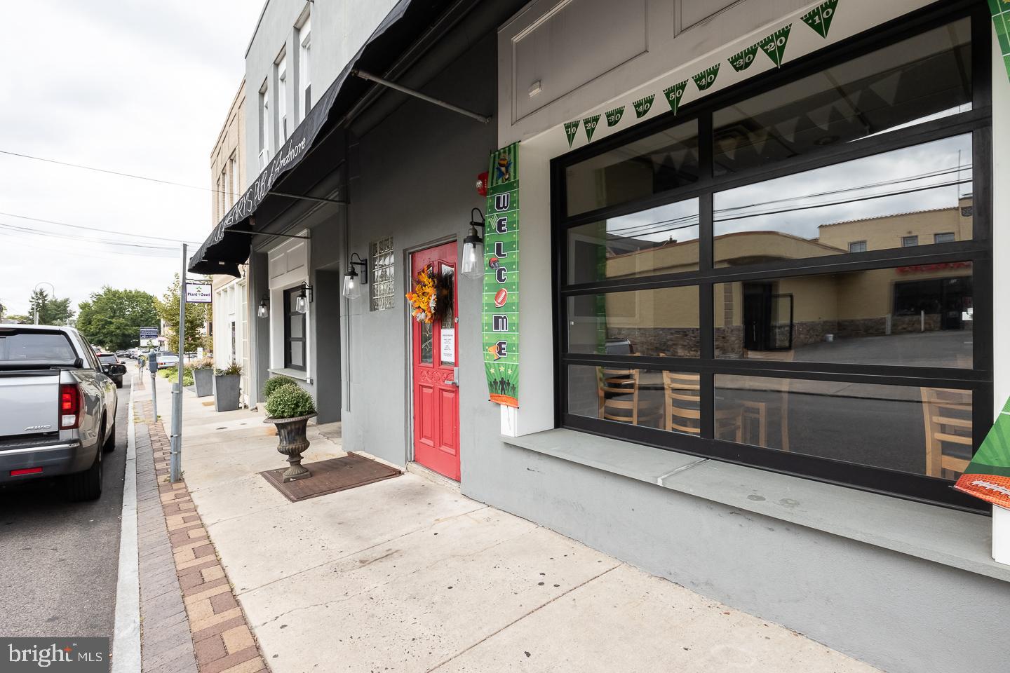ARDMORE - Commercial Sale