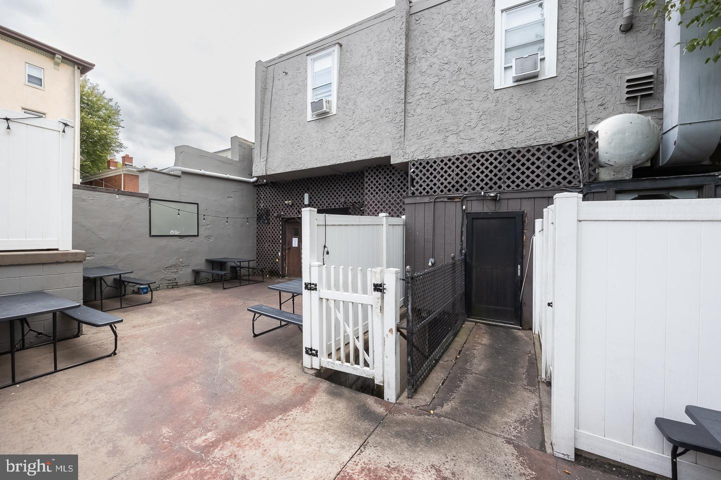 ARDMORE - Commercial Sale