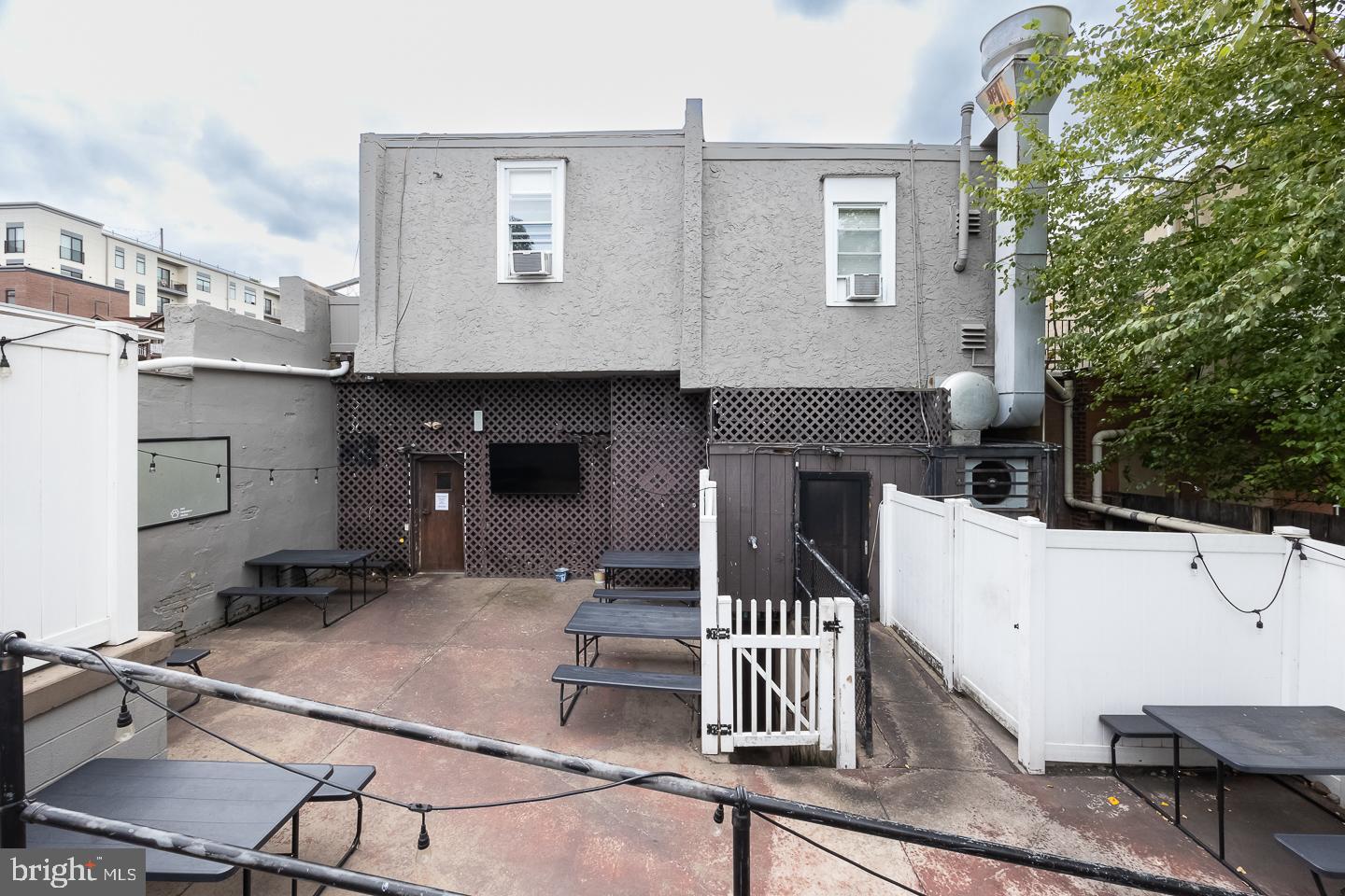 ARDMORE - Commercial Sale