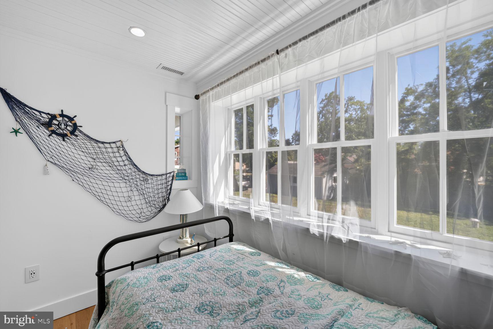 OWINGS BEACH - Residential