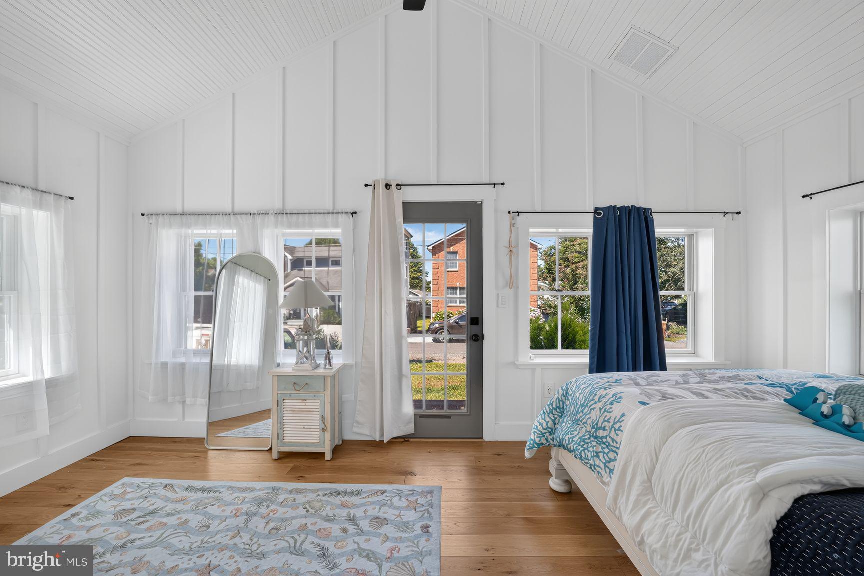 OWINGS BEACH - Residential