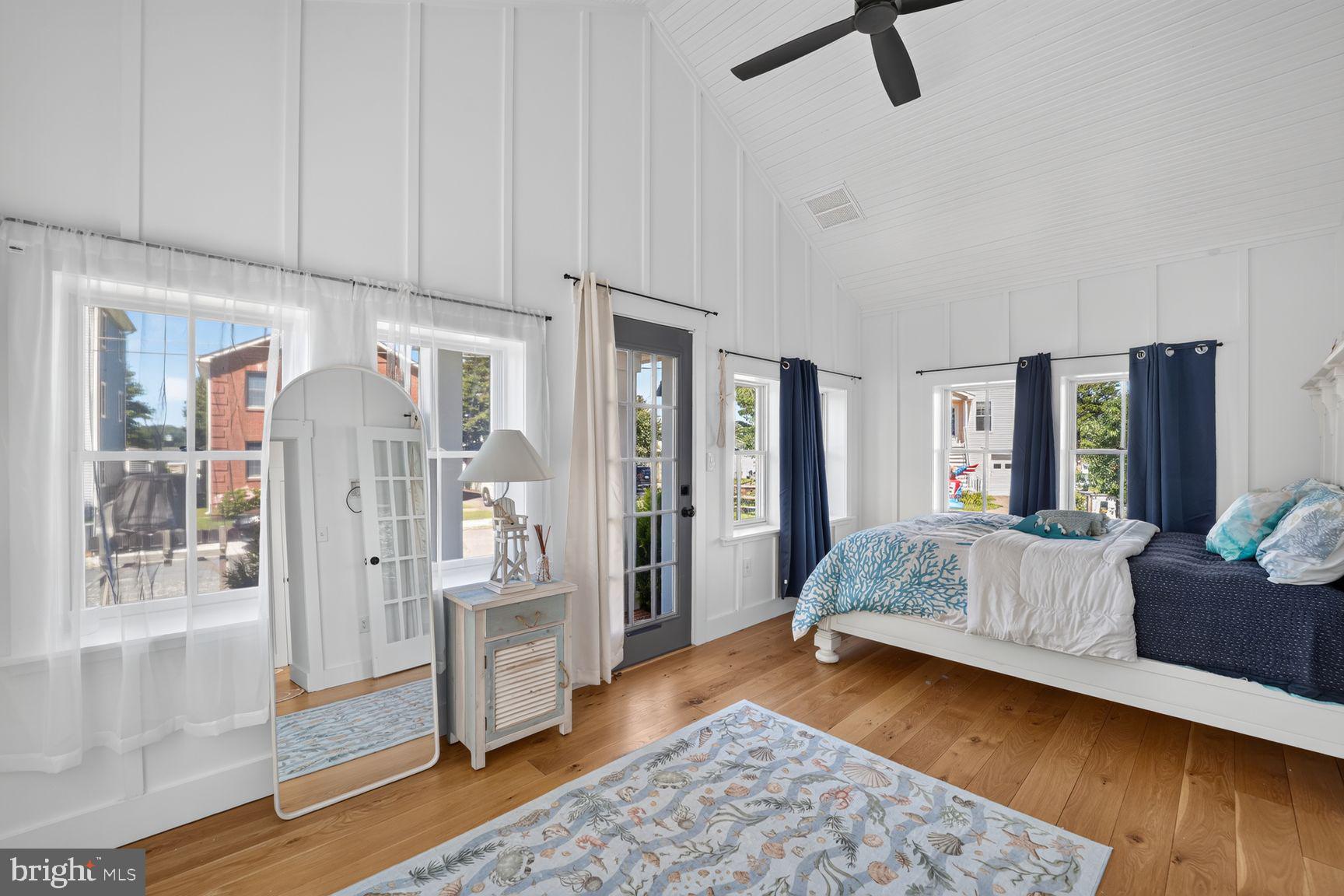 OWINGS BEACH - Residential