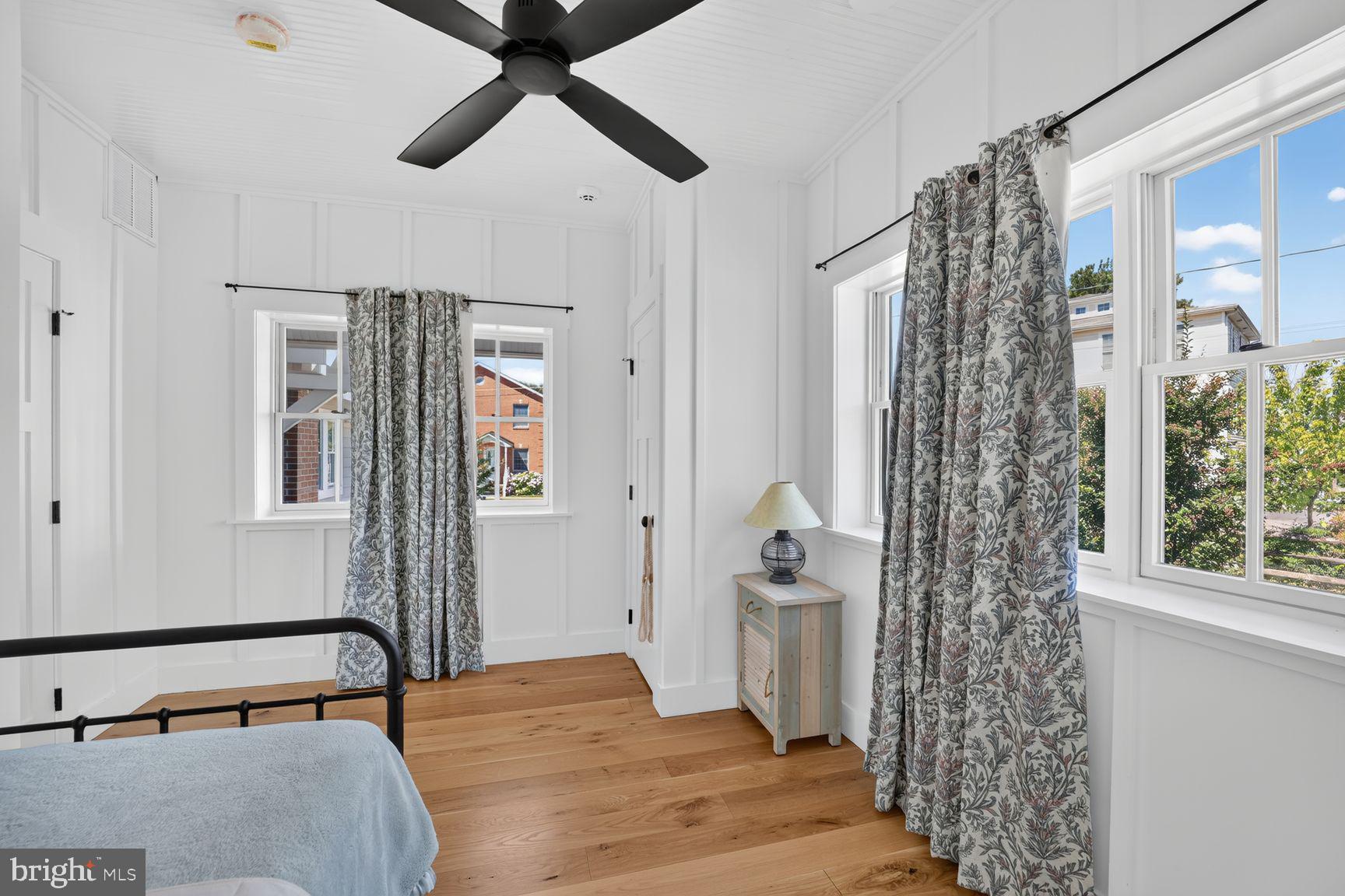 OWINGS BEACH - Residential