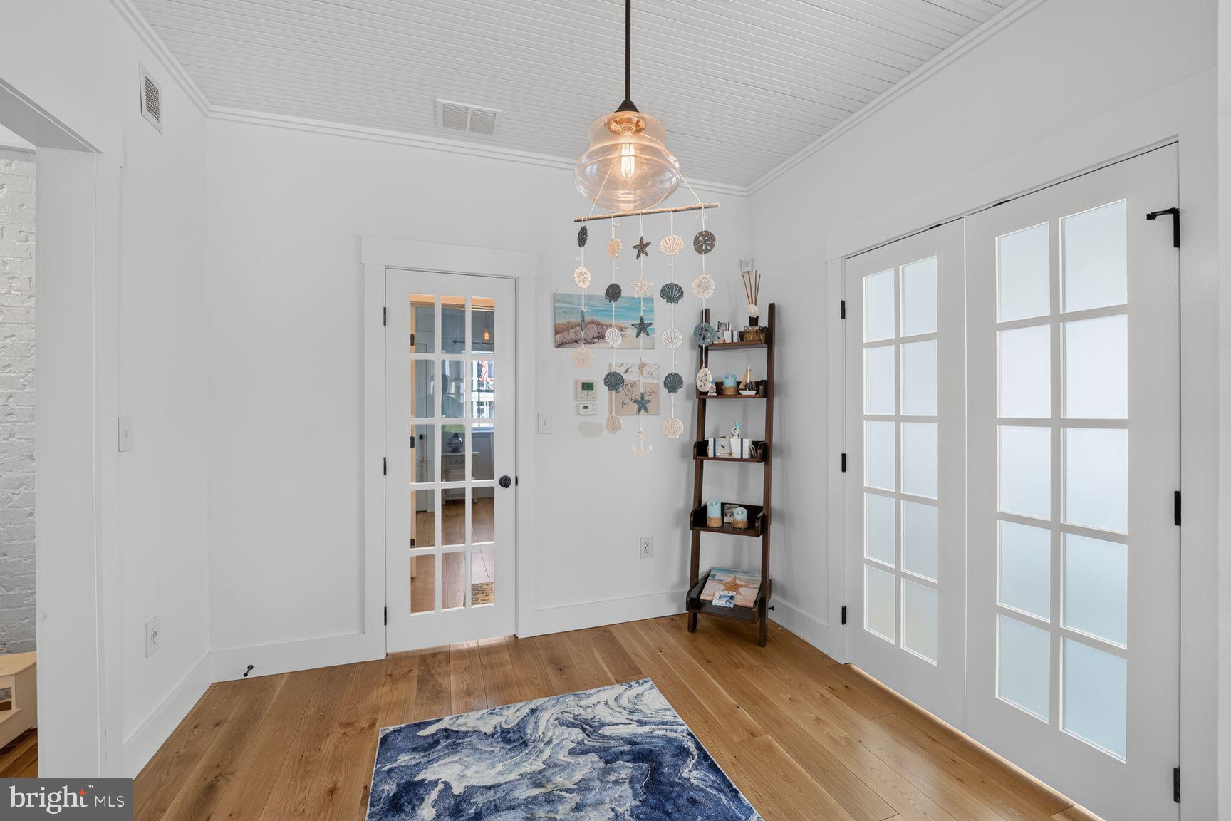 OWINGS BEACH - Residential