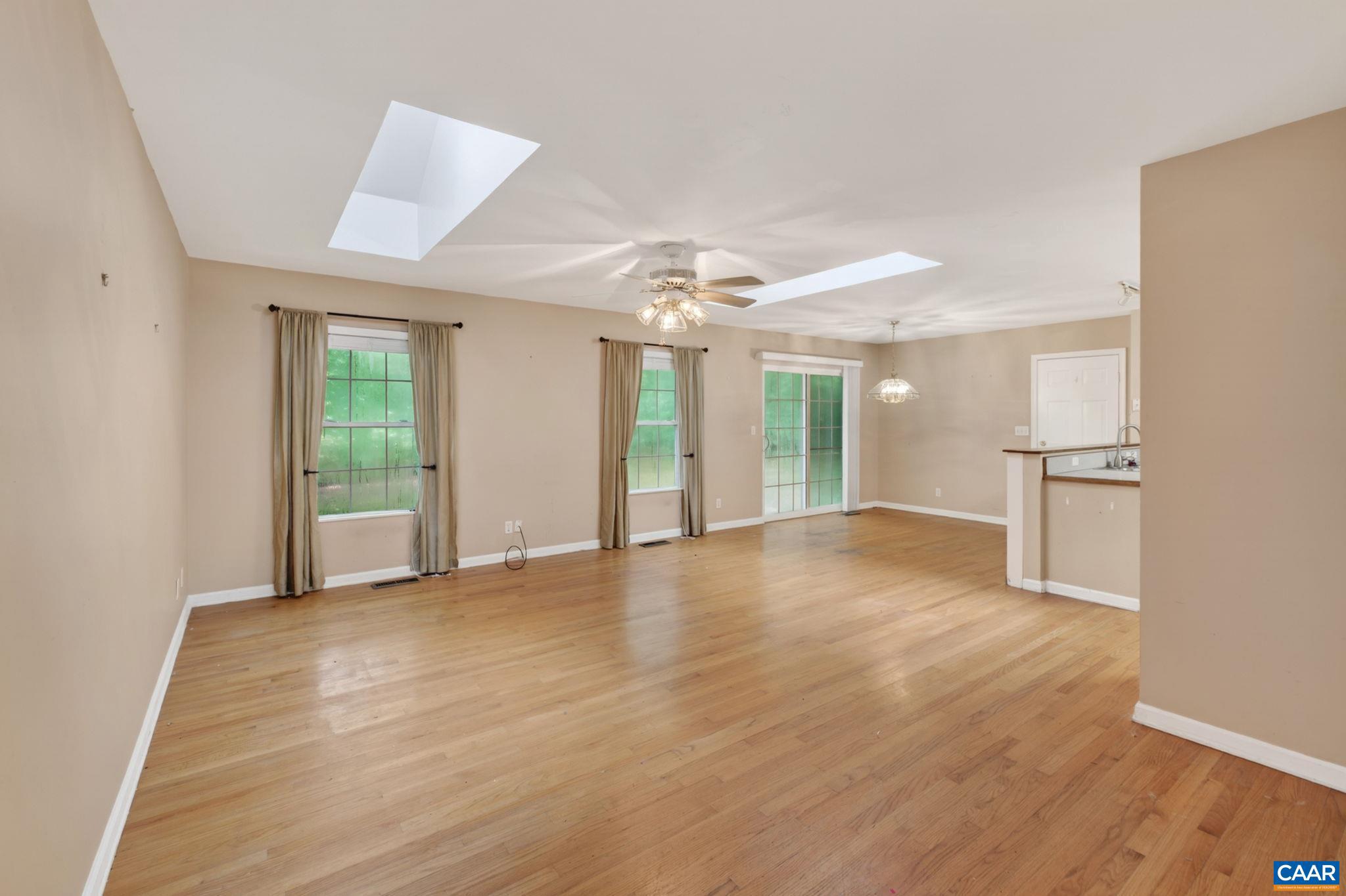 LAKE MONTICELLO - Residential