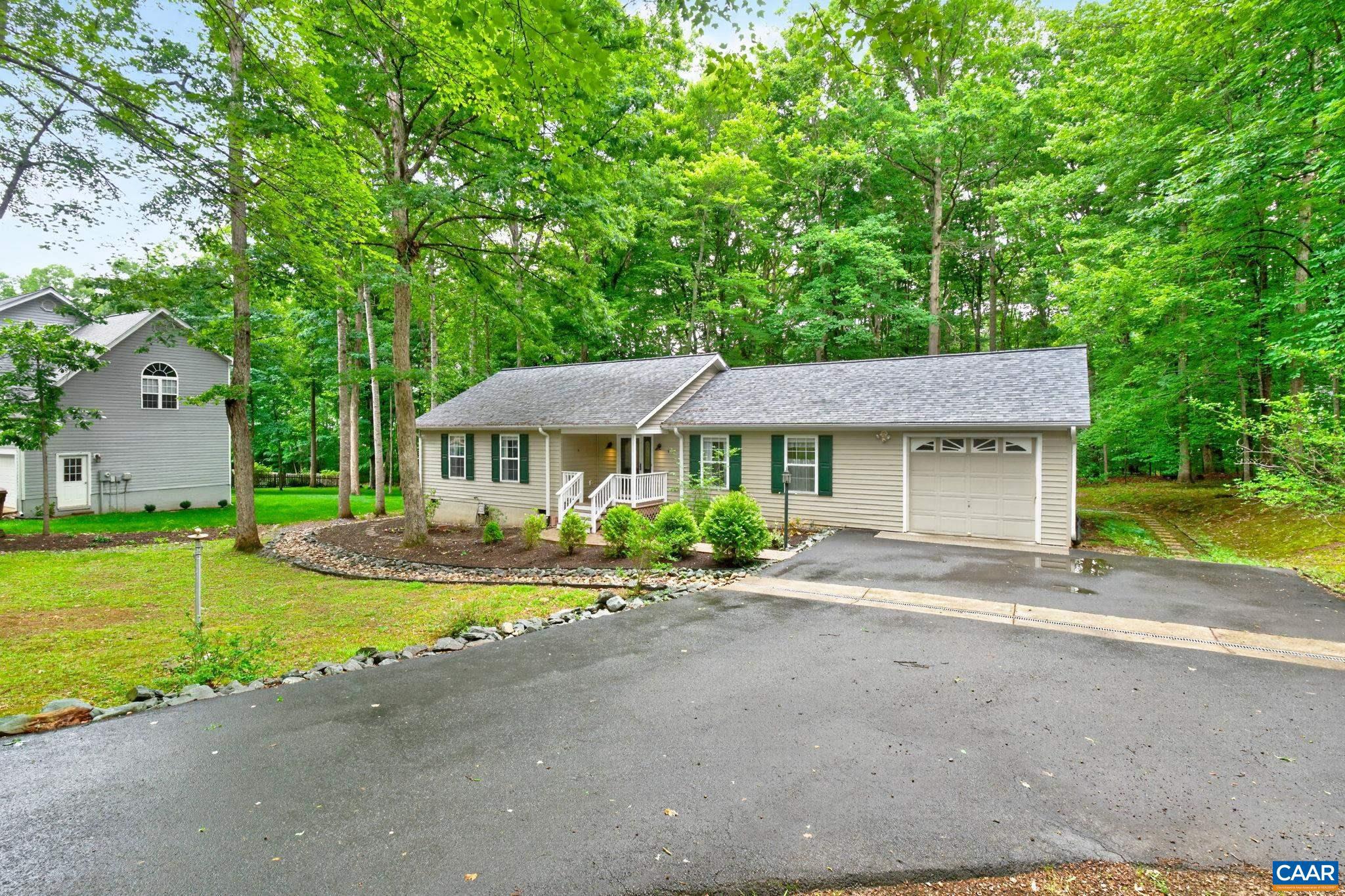 LAKE MONTICELLO - Residential