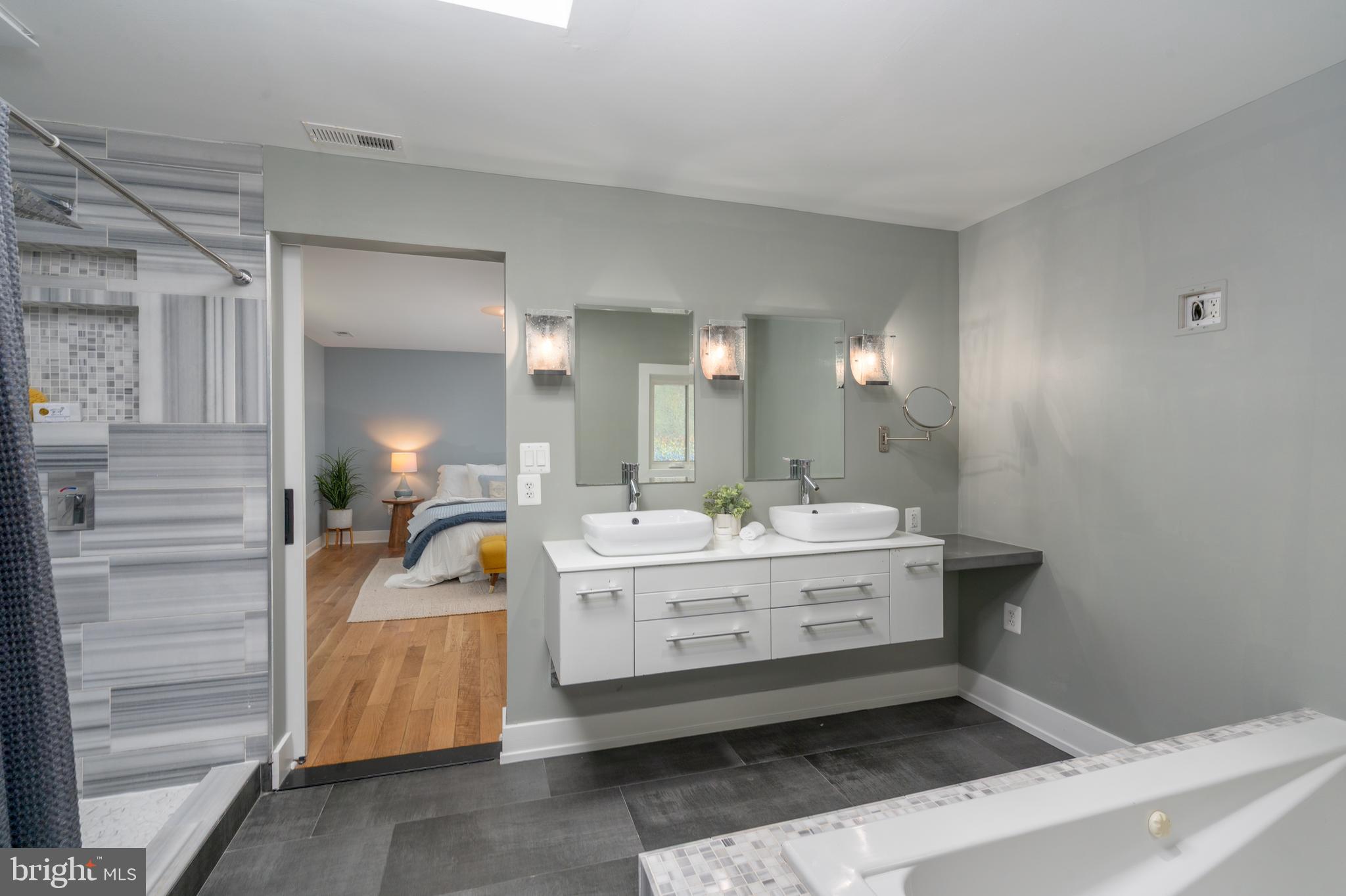 PIKESVILLE - Residential