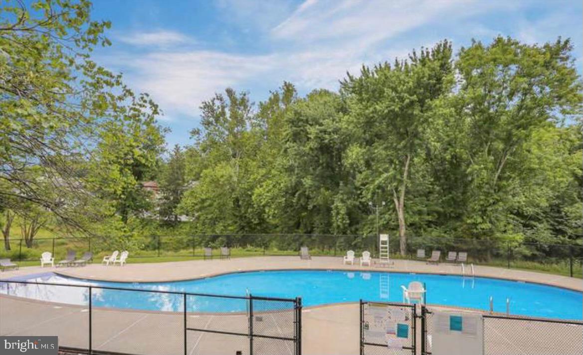 LAUREL SPRINGS - Residential