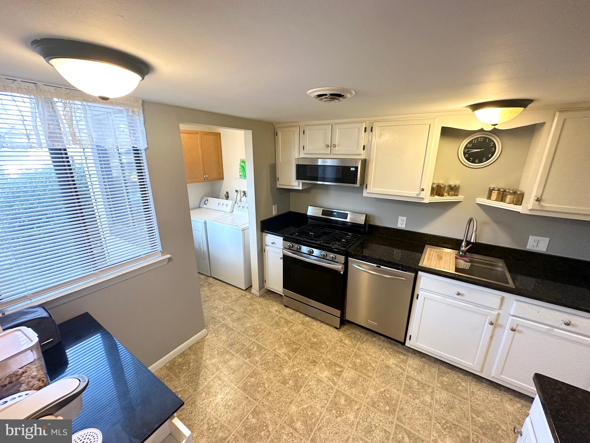 LAUREL SPRINGS - Residential