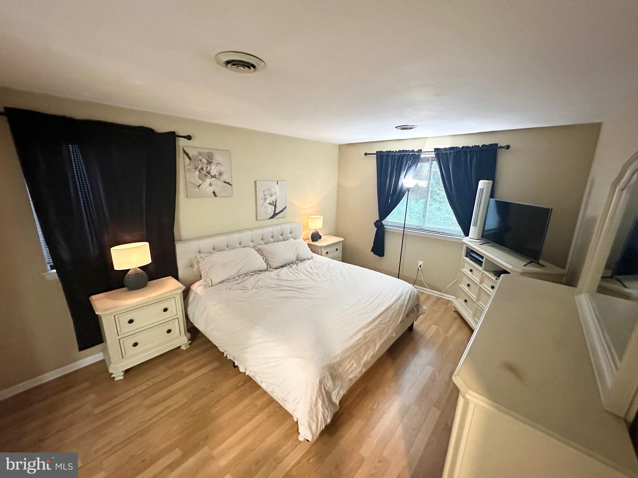 LAUREL SPRINGS - Residential