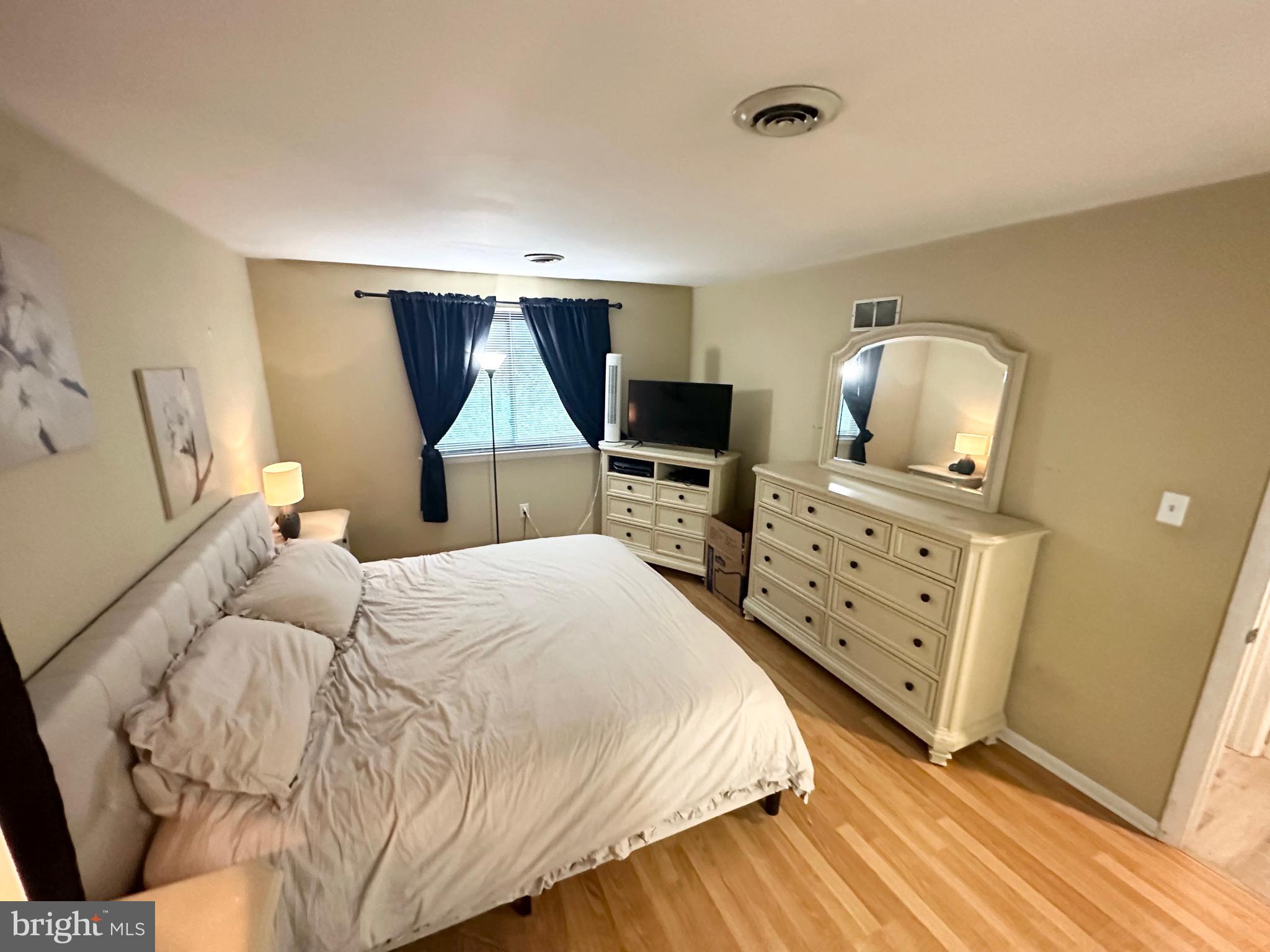 LAUREL SPRINGS - Residential