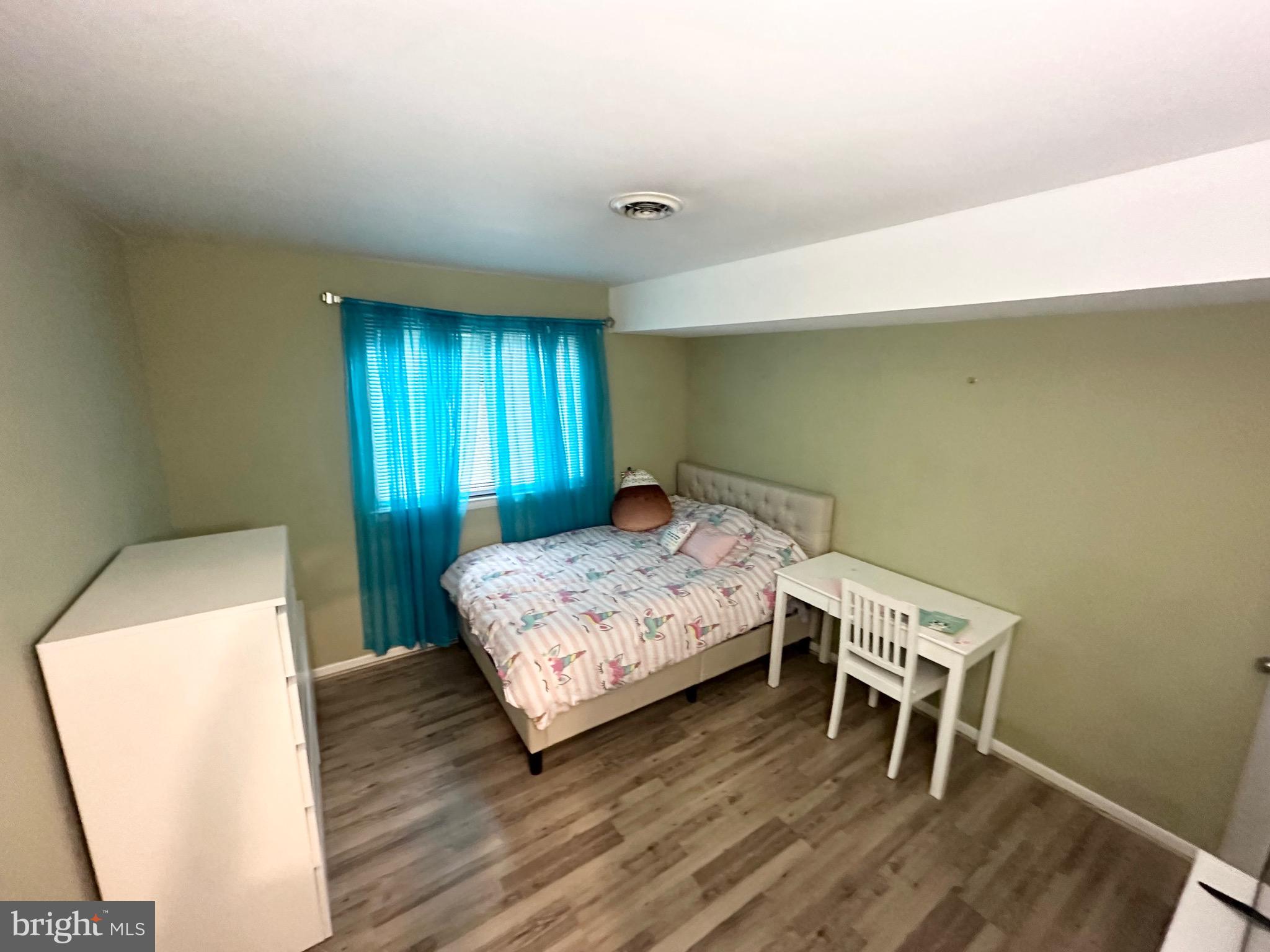 LAUREL SPRINGS - Residential