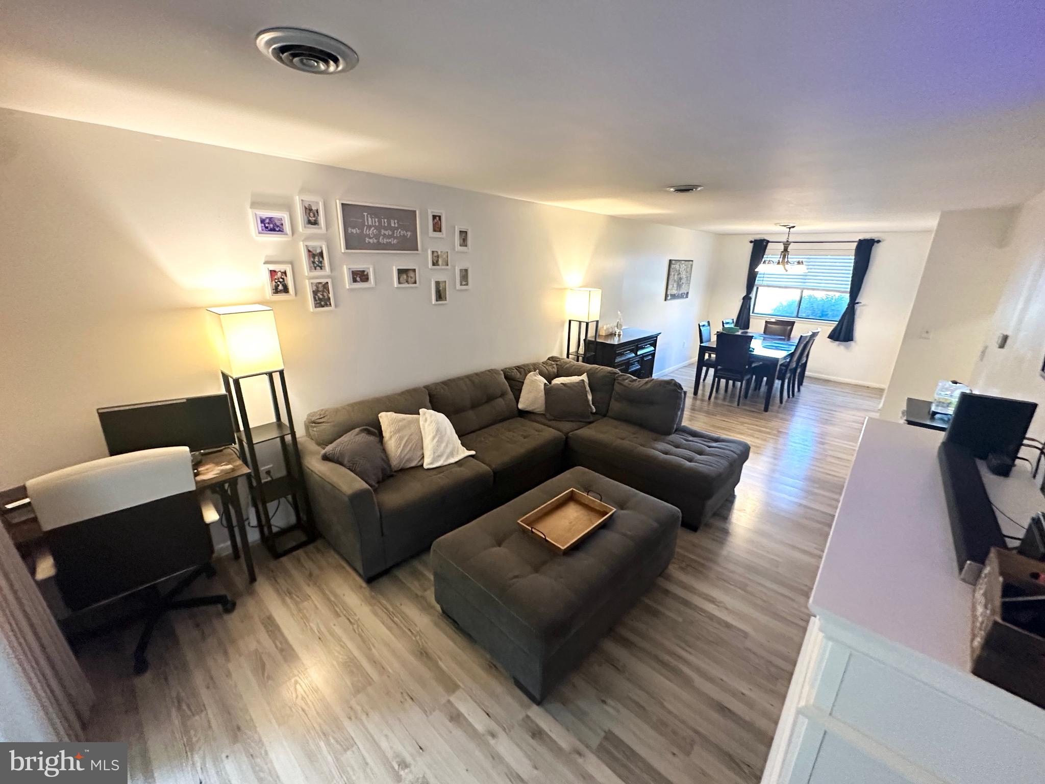 LAUREL SPRINGS - Residential