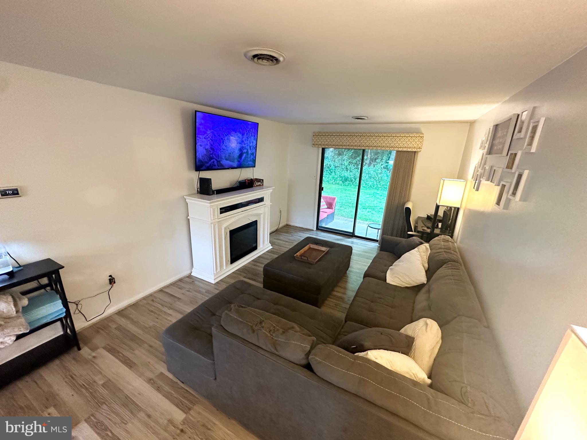 LAUREL SPRINGS - Residential