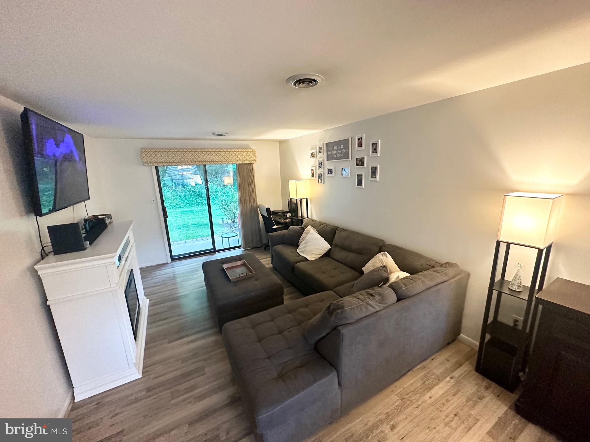LAUREL SPRINGS - Residential