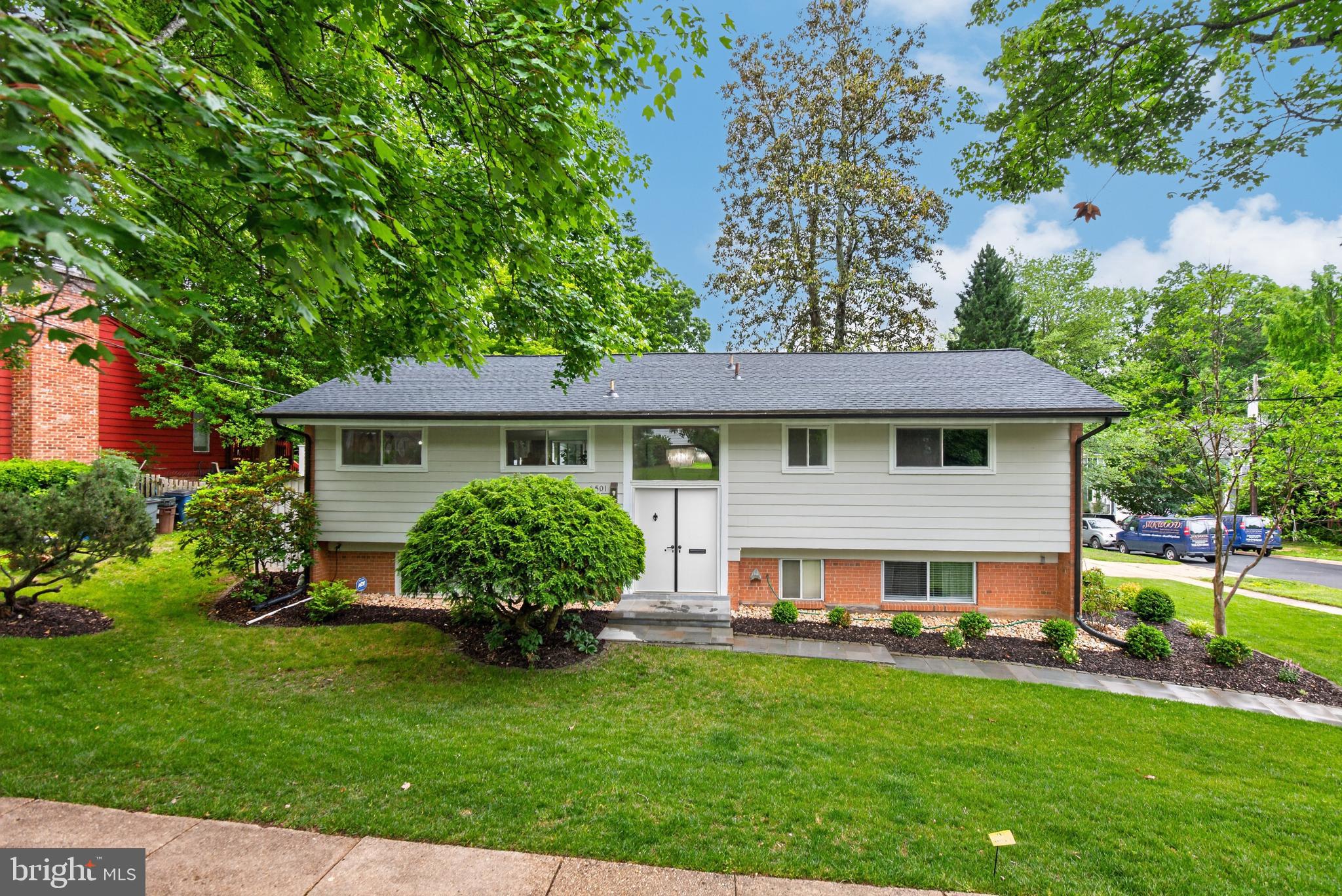 BANNOCKBURN ESTATES - Residential